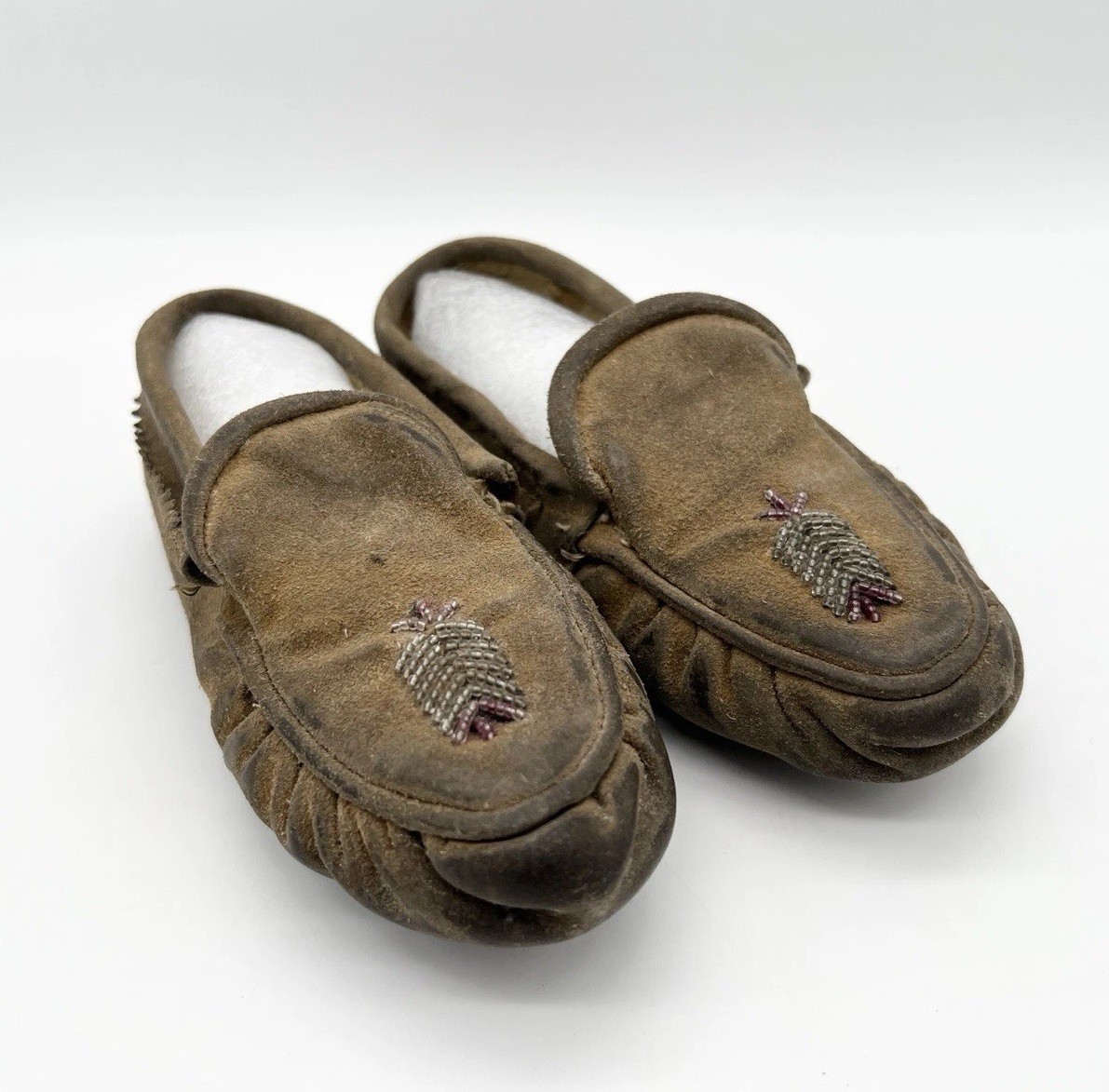 Vintage 30s Menominee Native American Child’s Moccasins Hand Sewn Beaded