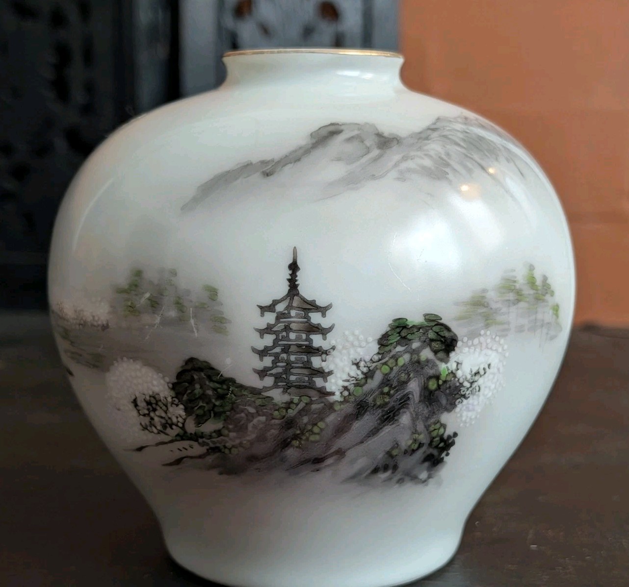 Fukagawa Arita Porcelain Vase Gold Trim 8