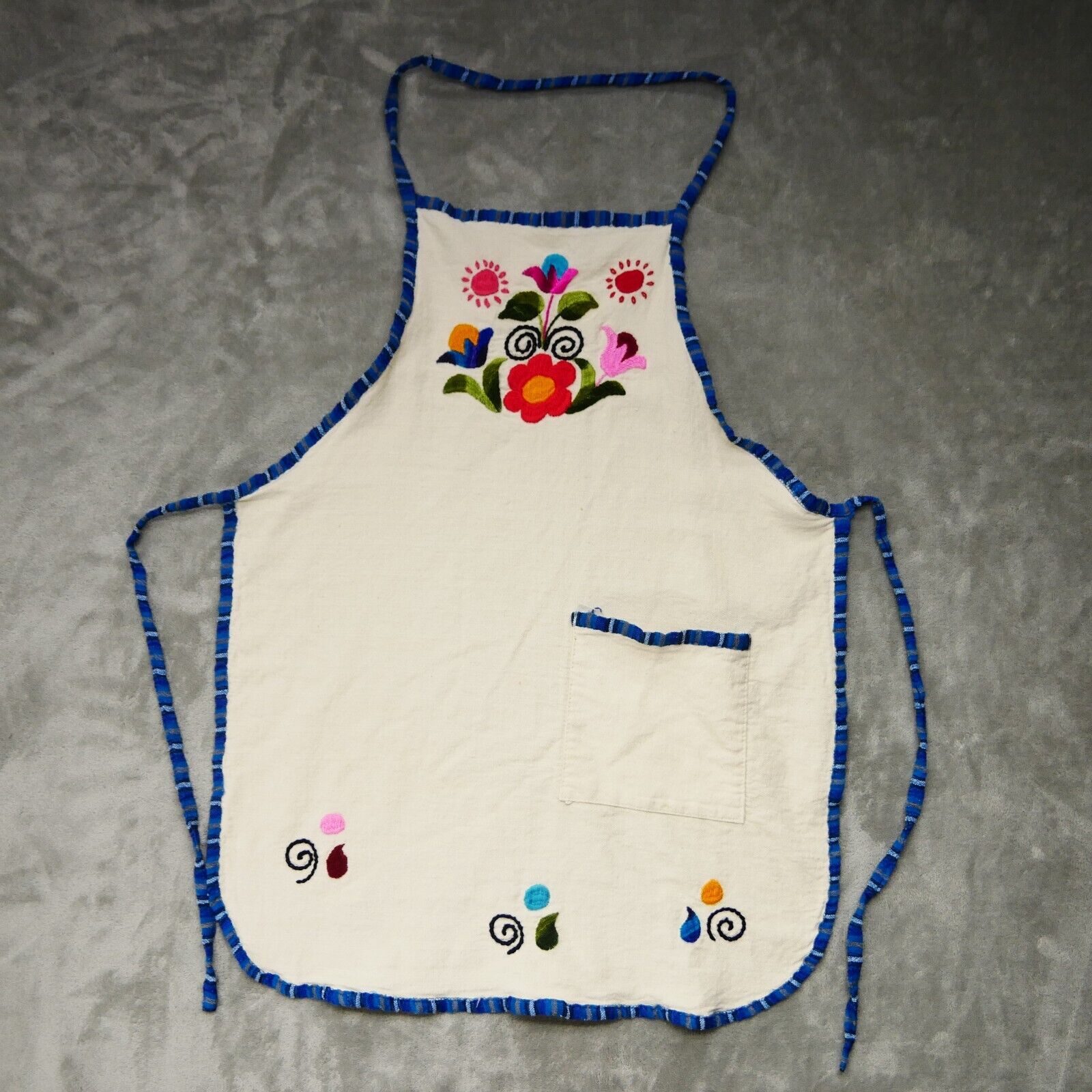 Vintage Apron Hand Embroidered Ivory Cottagecore FLOWERS AND SWIRLS