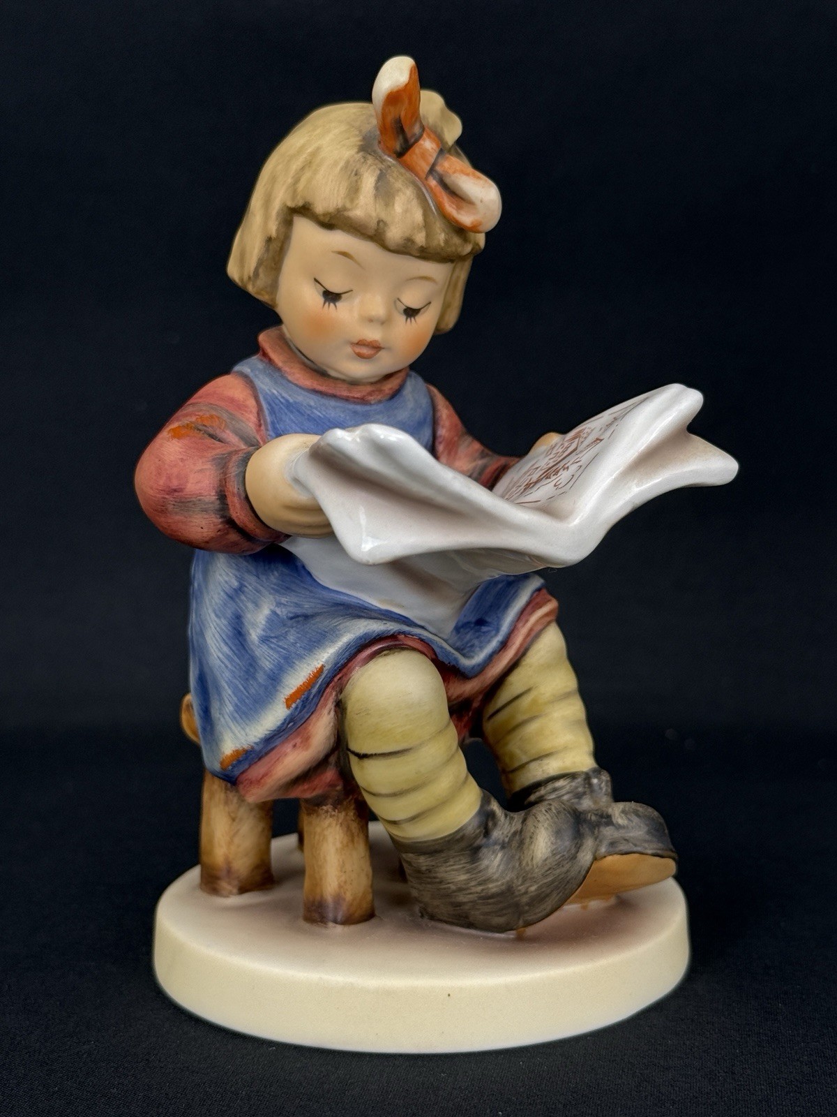 Goebel Hummel What’s New 418 No Crazing Mint 