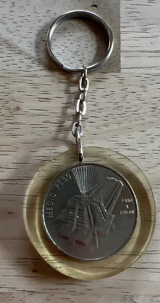 Vintage Republica Dominicana 1989 Medio Peso Keychain Vintage Republica Dominicana 1989 Medio Peso Keychain