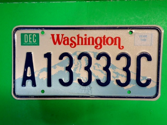 1991-1999 vintage Washington License Plate single for a pickup truck. Nice.