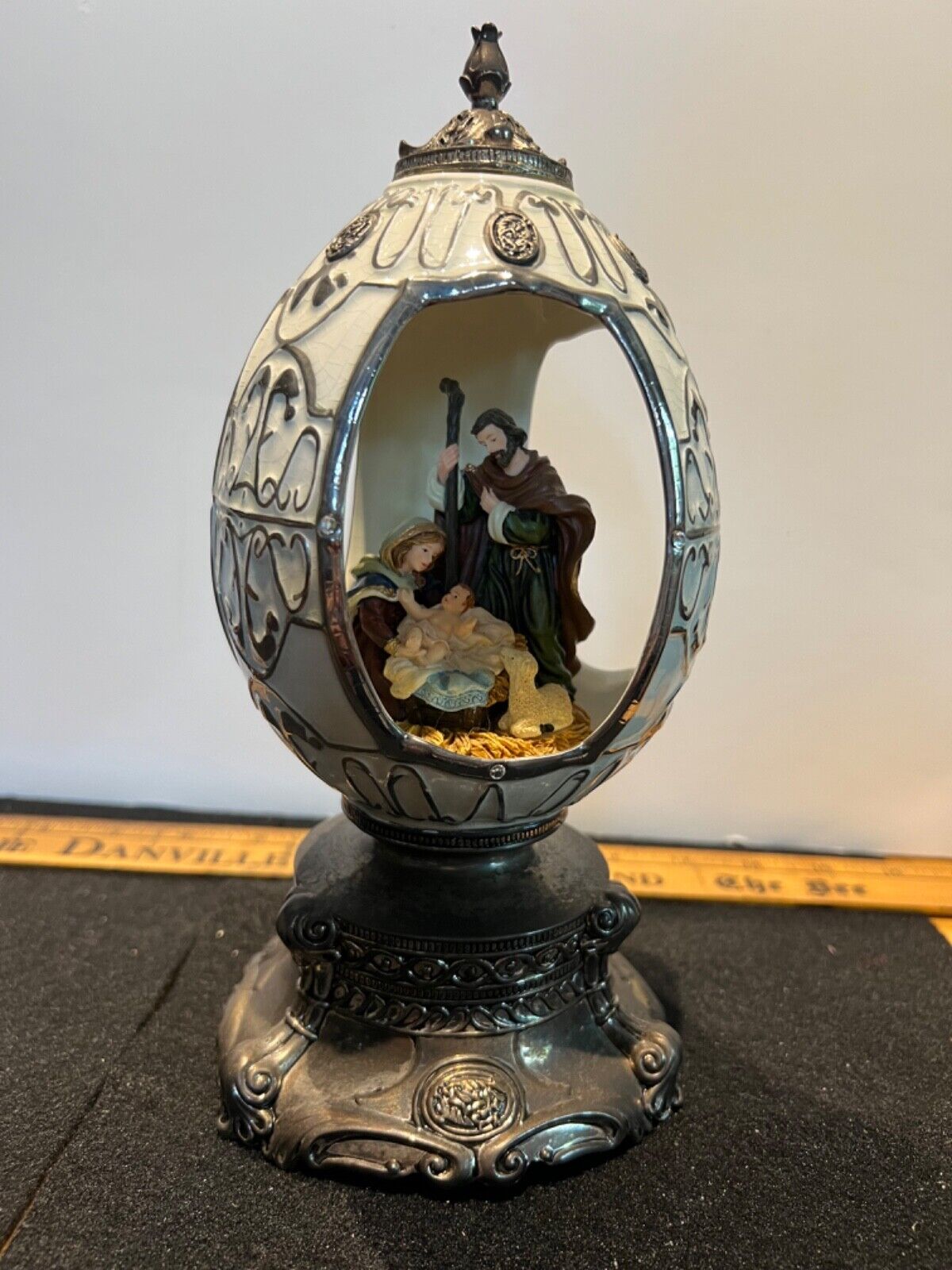 Wallace silver plated Nativity Christmas Music revolving egg