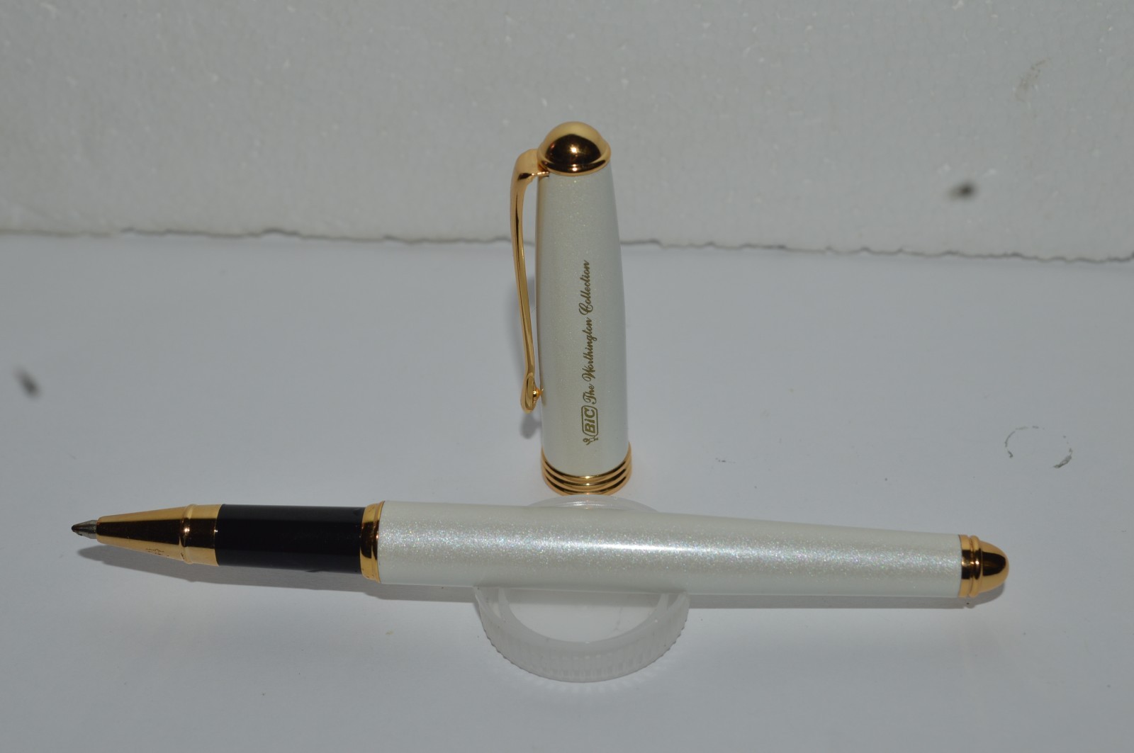 BIC Worthington Collection Rollerball Pen White Lacquer Salesman's Sample NOS