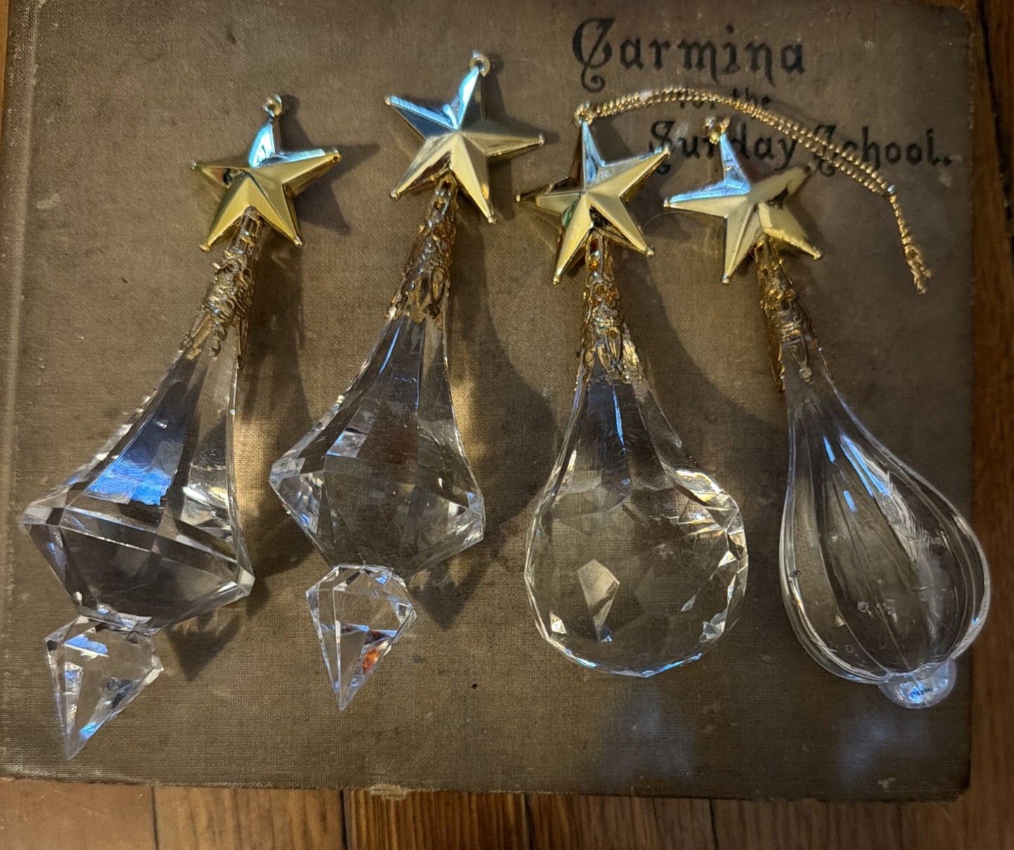 4 Vtg Clear Acrylic Faceted Dangle Icicle Gold Star Christmas Ornaments 5.25”