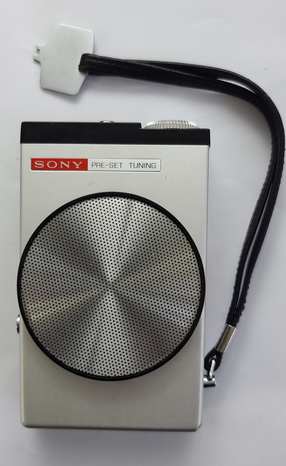 Sony 2R-26 Pre-Set Tuning 8 Transistor Vintage Rare Pocket Radio Sony 2R-26 Pre-Set Tuning 8 Transistor Vintage Rare Pocket Radio