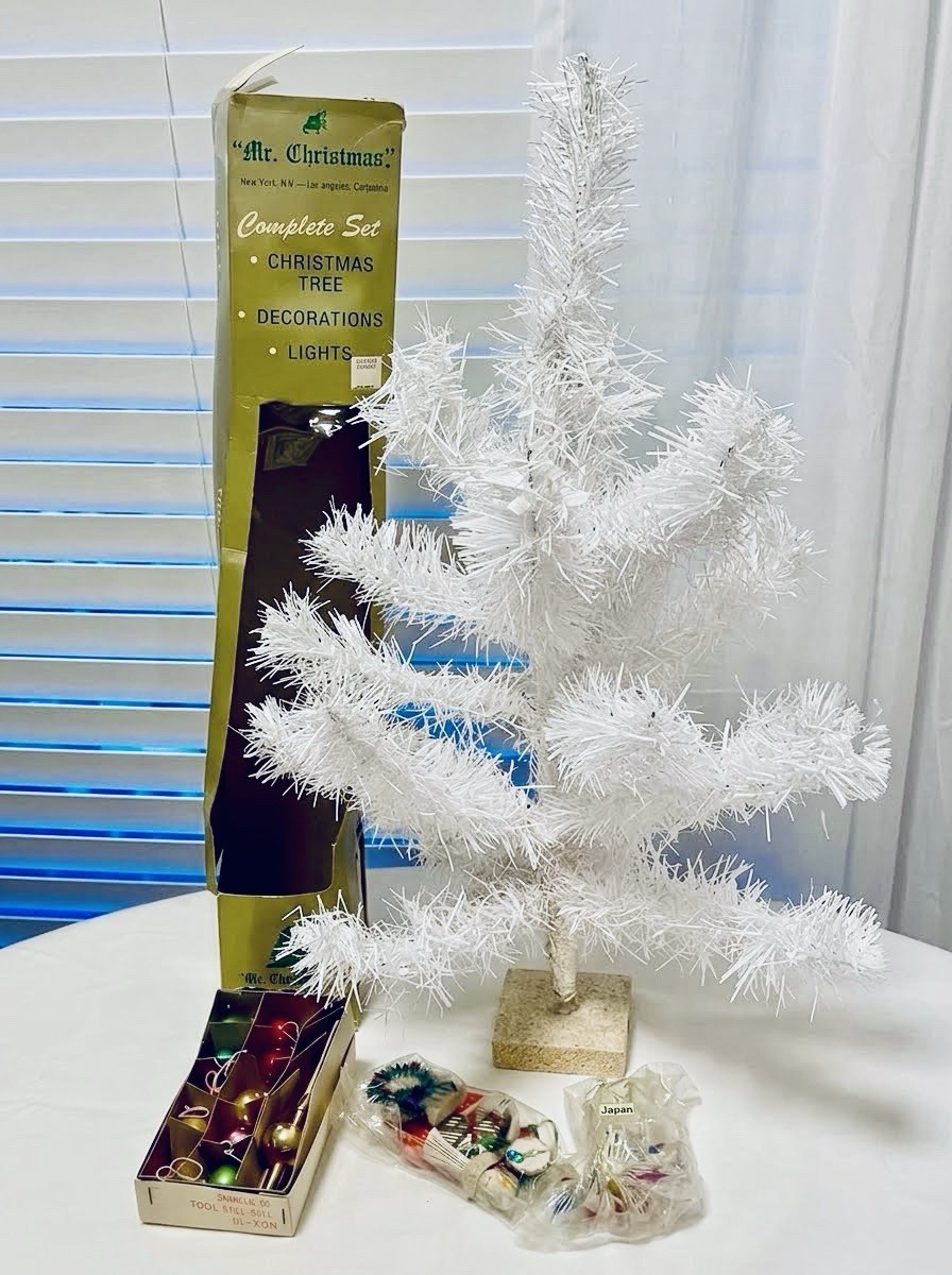 VTG MCM Mr Christmas Foil Tinsel Feather Tree NOS 9 Japan Figures WORKING LIGHTS