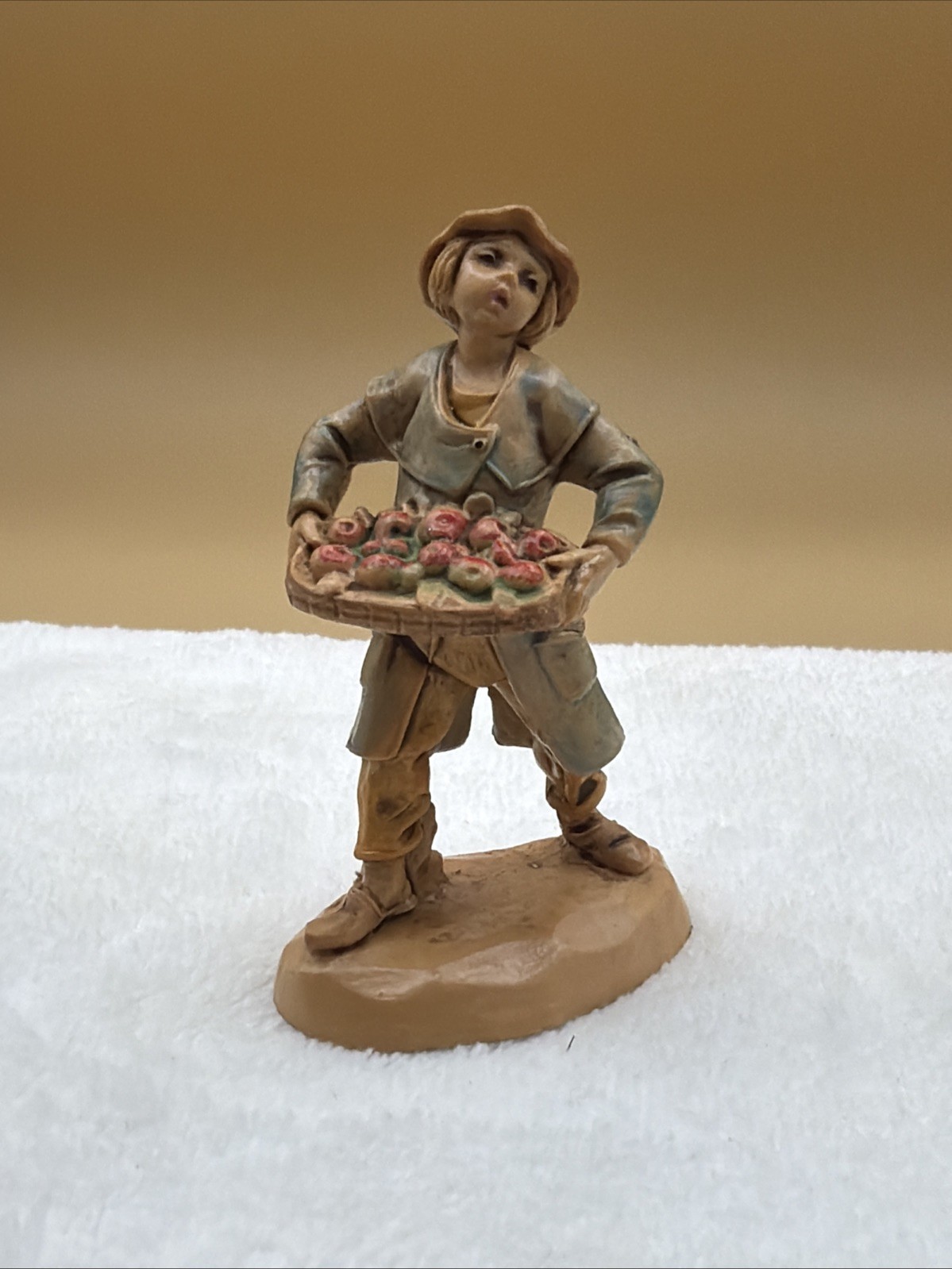 Fontanini FARMER w/ APPLE CRATE 1990 #19 by Roman Inc Nativity Figure 3.5