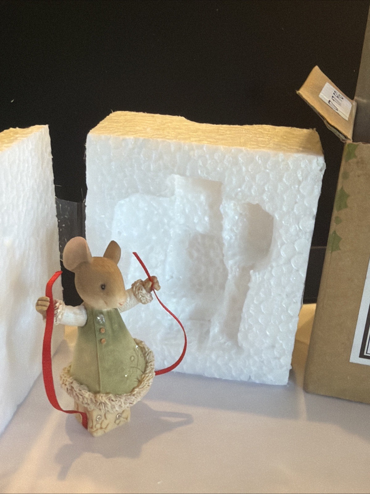 Enesco- Tails with heart christmas figurine MOUSE WRAPPING GIFT NOB 2017 Enesco- Tails with heart christmas figurine MOUSE WRAPPING GIFT NOB 2017