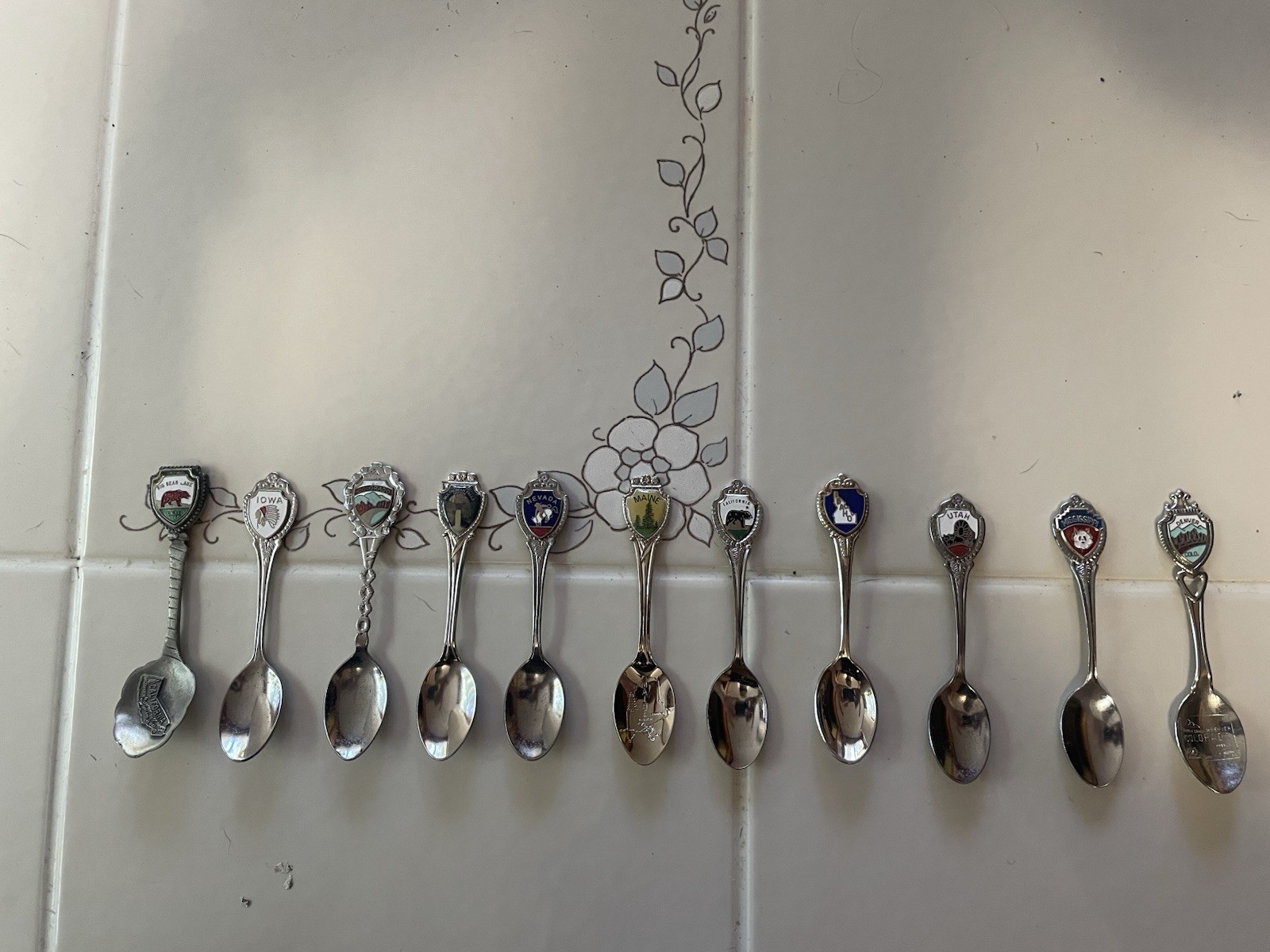 Lot of 11 Vintage Souvenir Collectible Spoons USA States Cities Silver Tone Lot of 11 Vintage Souvenir Collectible Spoons USA States Cities Silver Tone