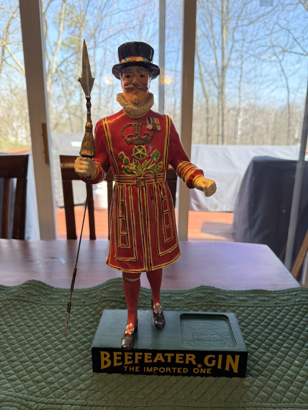 VTG Beefeater Gin Yeoman Statue 17” Kobrand NY Distributor Display Bar Advert