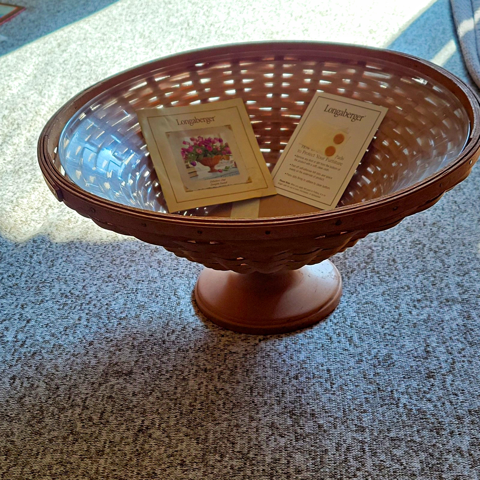 Longaberger 2005 Collectors Club Handmade Pedestal Basket Wood Base Felt Feet