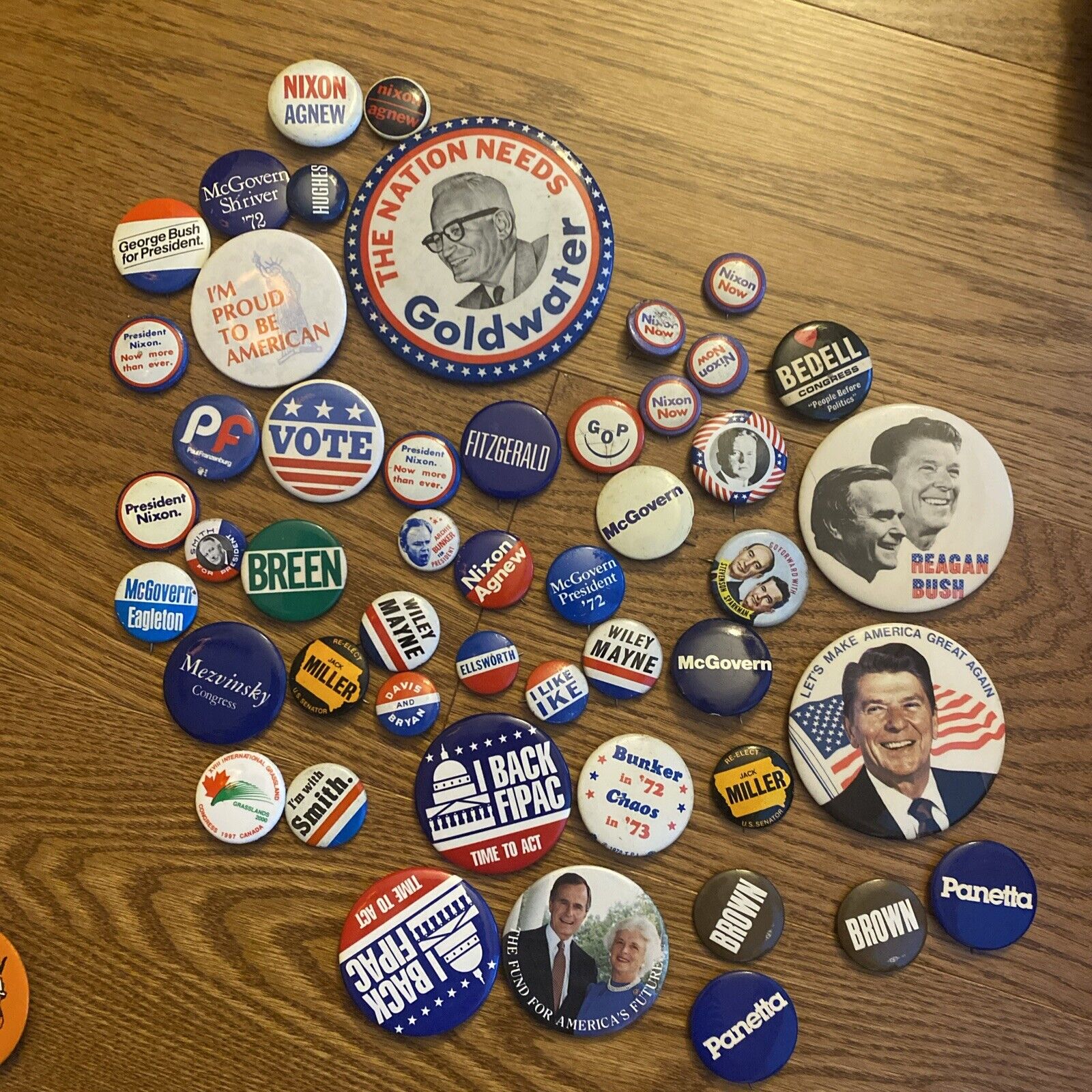 Huge Lot of Vintage political and president Campaign Button Pins Nixon Regan Ect