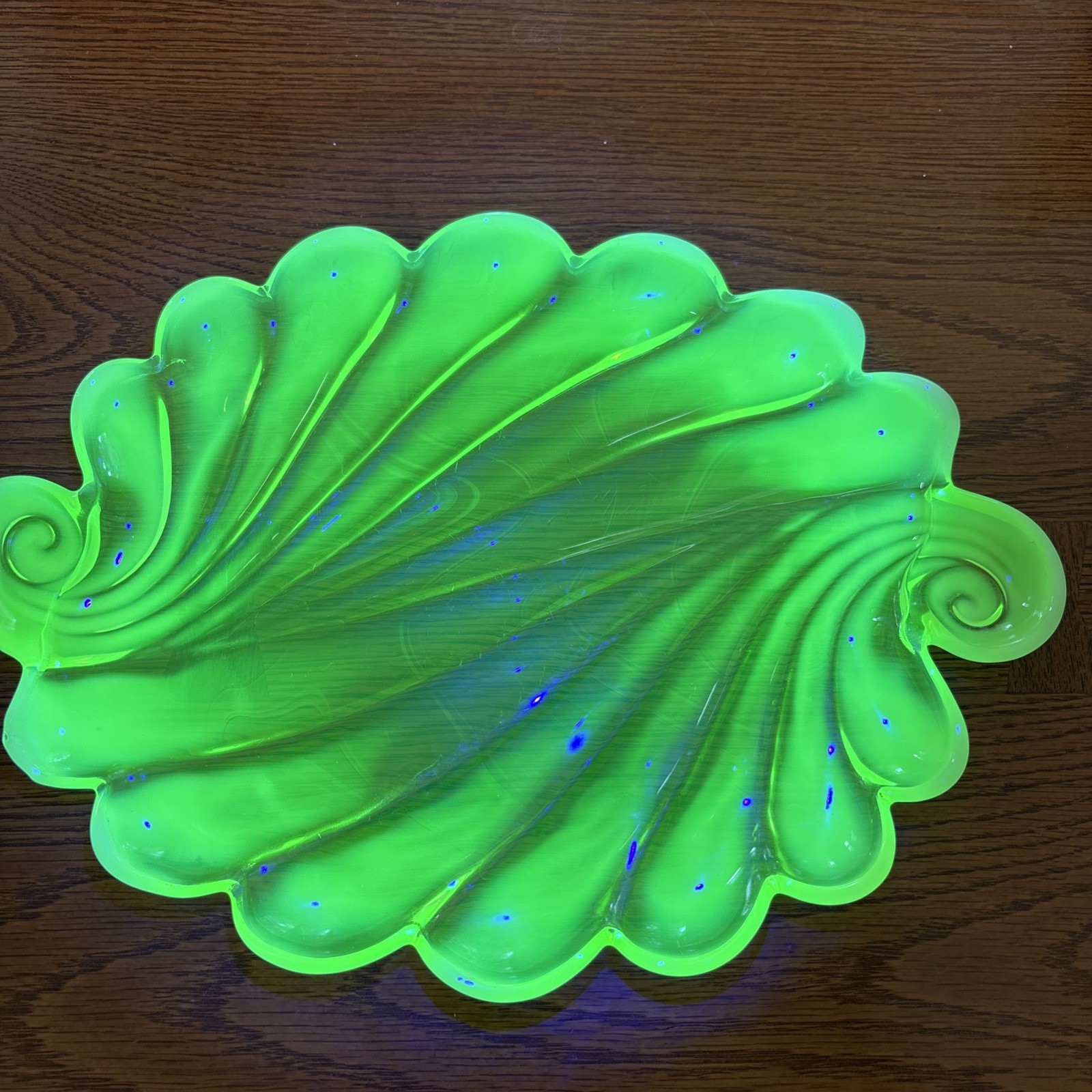 Duncan Miller Sanibel Uranium Scalloped Divider 3 Serving Platter 13”x9”. Duncan Miller Sanibel Uranium Scalloped Divider 3 Serving Platter 13”x9”.