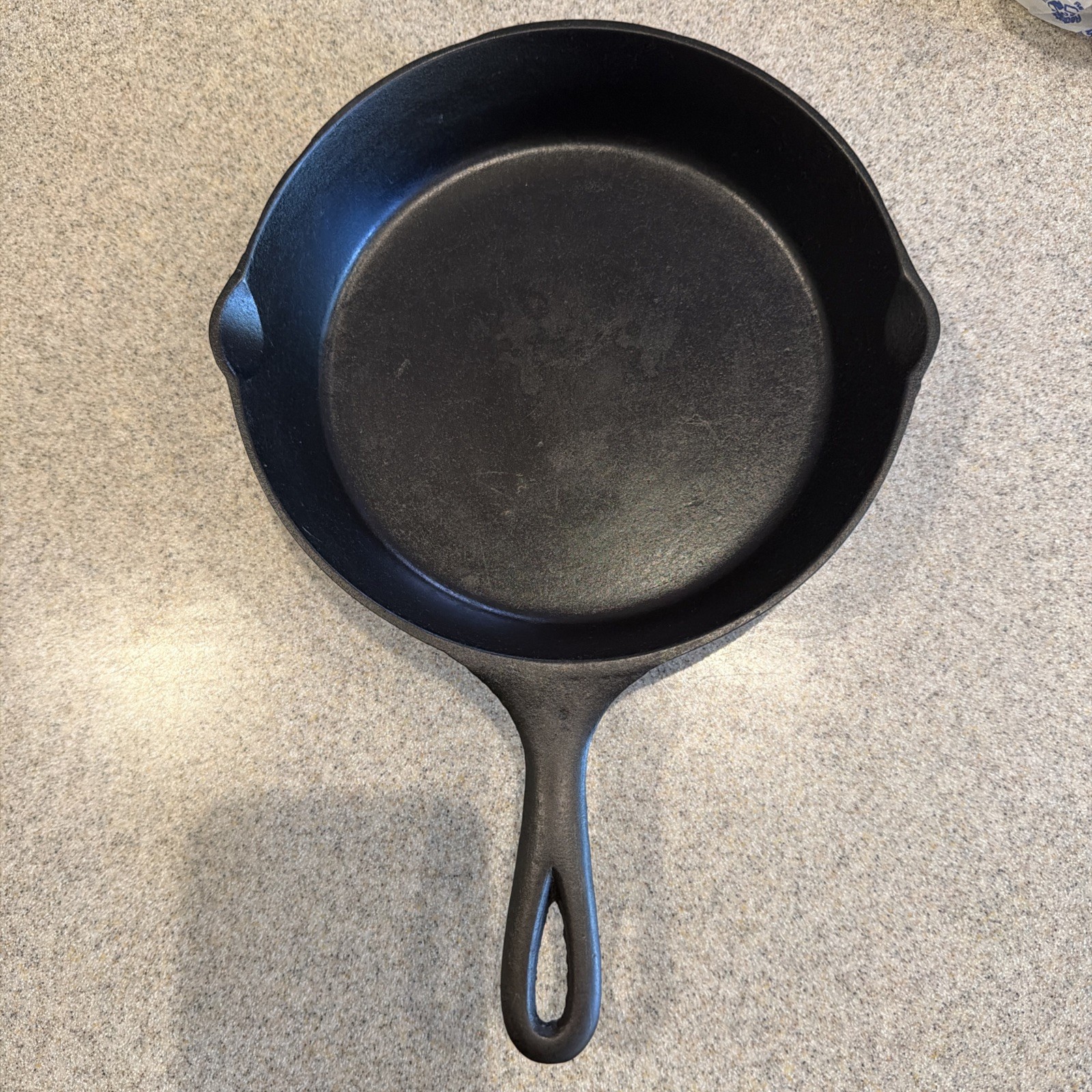 GORGEOUS CAST IRON No 6 #6 SINGLE NOTCH LODGE SKILLET - SUPER SMOOTH RAISED 2