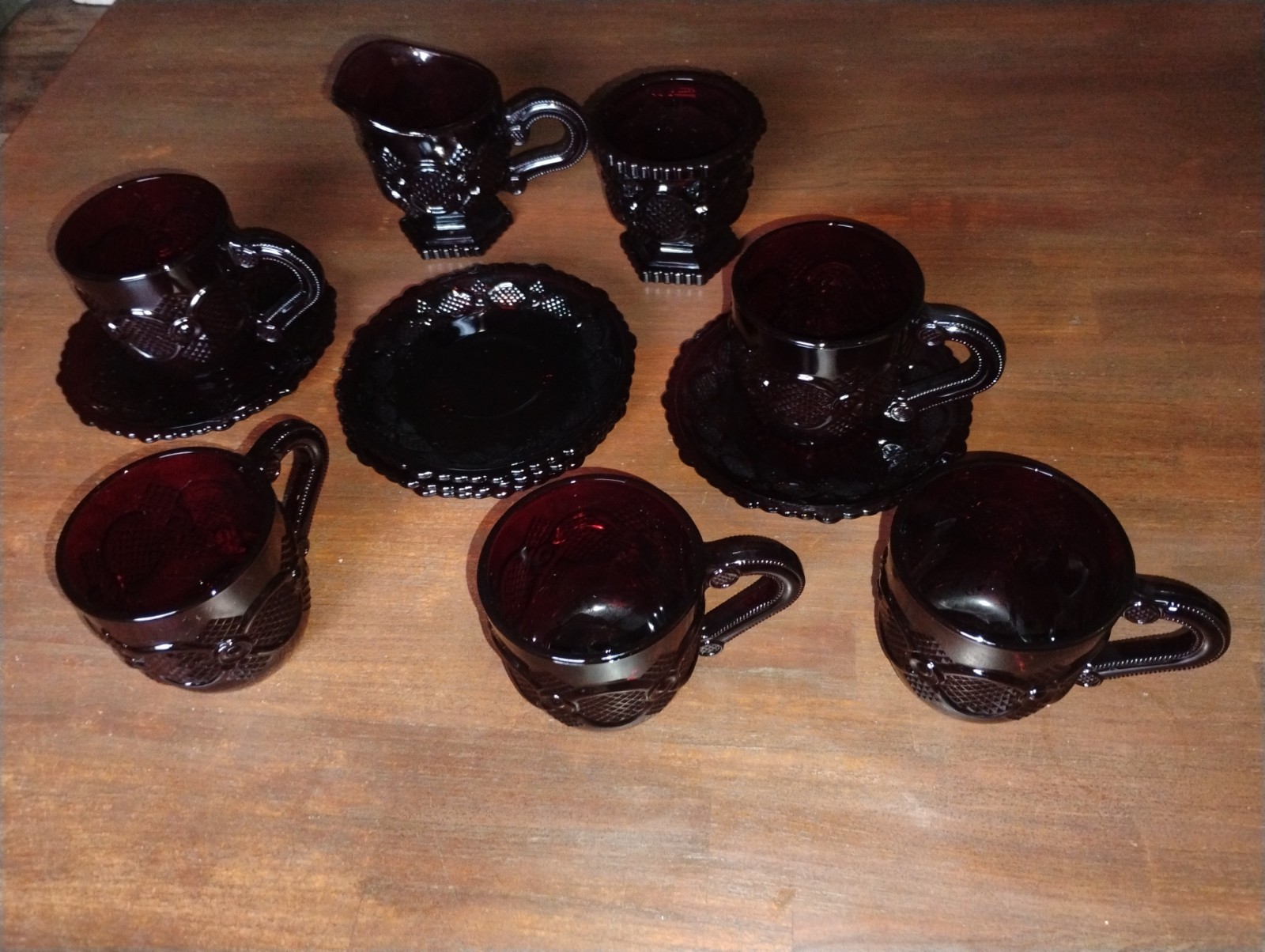 avon 1876 cape cod collection 12 Piece/Tea Cup And Saucer Set W/Creamer 