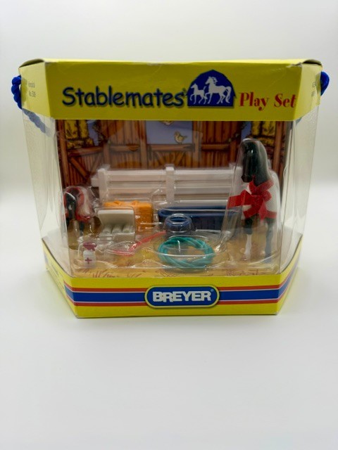 Breyer Stablemates Hospital Play Set #5309 from 2006 with Plastic Horse’s