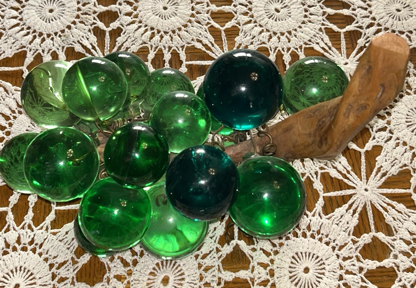 Vintage Green Glass Grapes 1950's 11