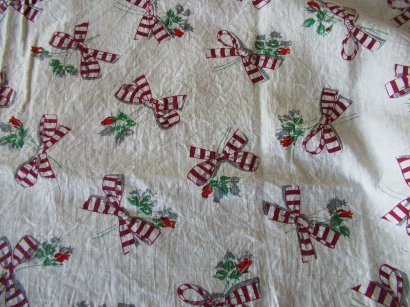 VTG UNIQUE 36X43 SMALL CANDY CANE CHRISTMAS BOWS FULL COTTON FEED SACK FABRIC