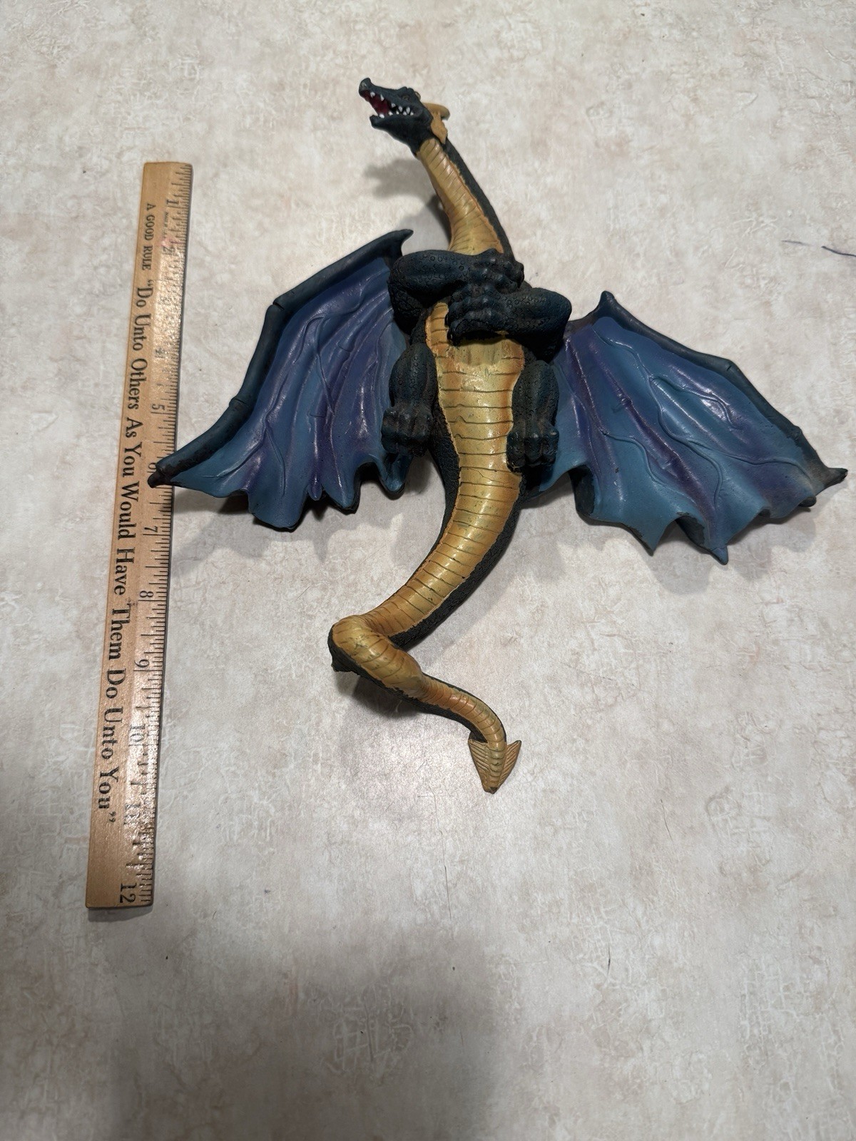 VTG Gothic Dragon Wall Plaque Resin Fantasy Dragon Decor Hanging 11 in