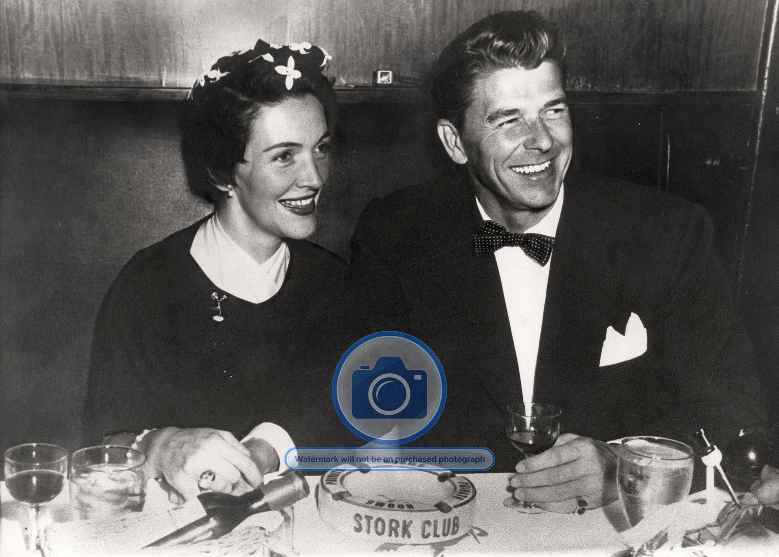 PRESIDENT RONALD REAGAN & NANCY REAGAN AT THE STORK CLUB 1952 5X7 B&W PHOTO