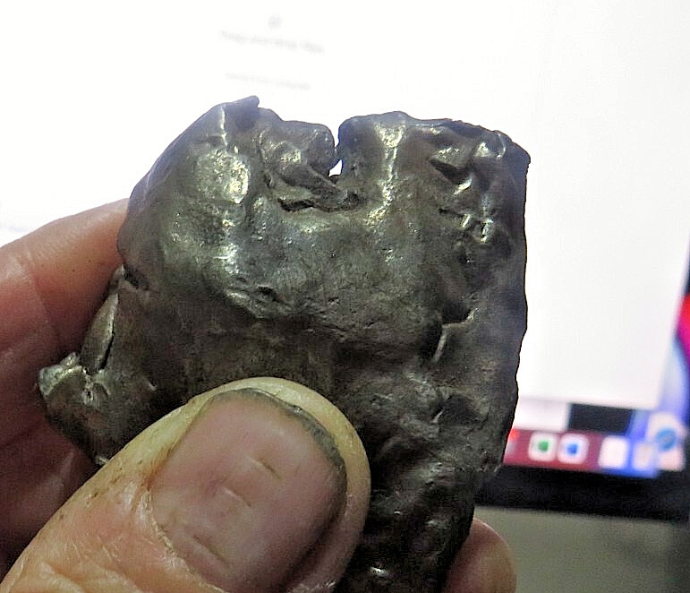 158 GM. Egypt Gebel Kamil Iron meteorite complete individual  STAND;