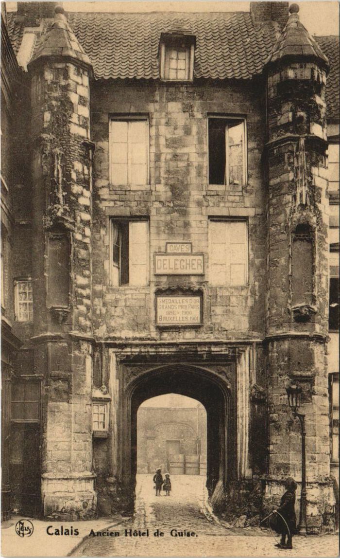 Old postcard Calais Hotel de Guise (979531)