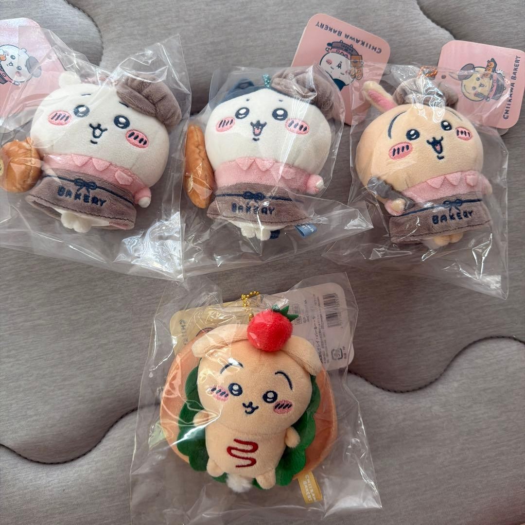 Chiikawa Bakery Plush Mascot 4 Piece Set Unopened Collectible 13+ Chiikawa Bakery Plush Mascot 4 Piece Set Unopened Collectible 13+