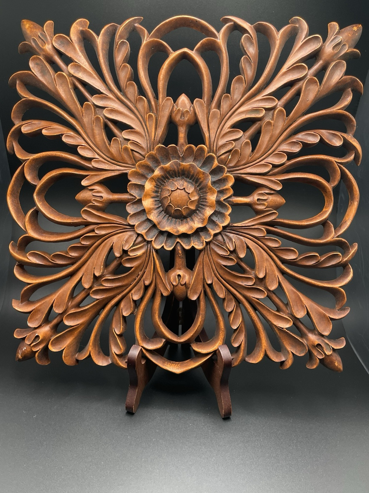 Vintage Faux Wood Flower Design Wall Hanging