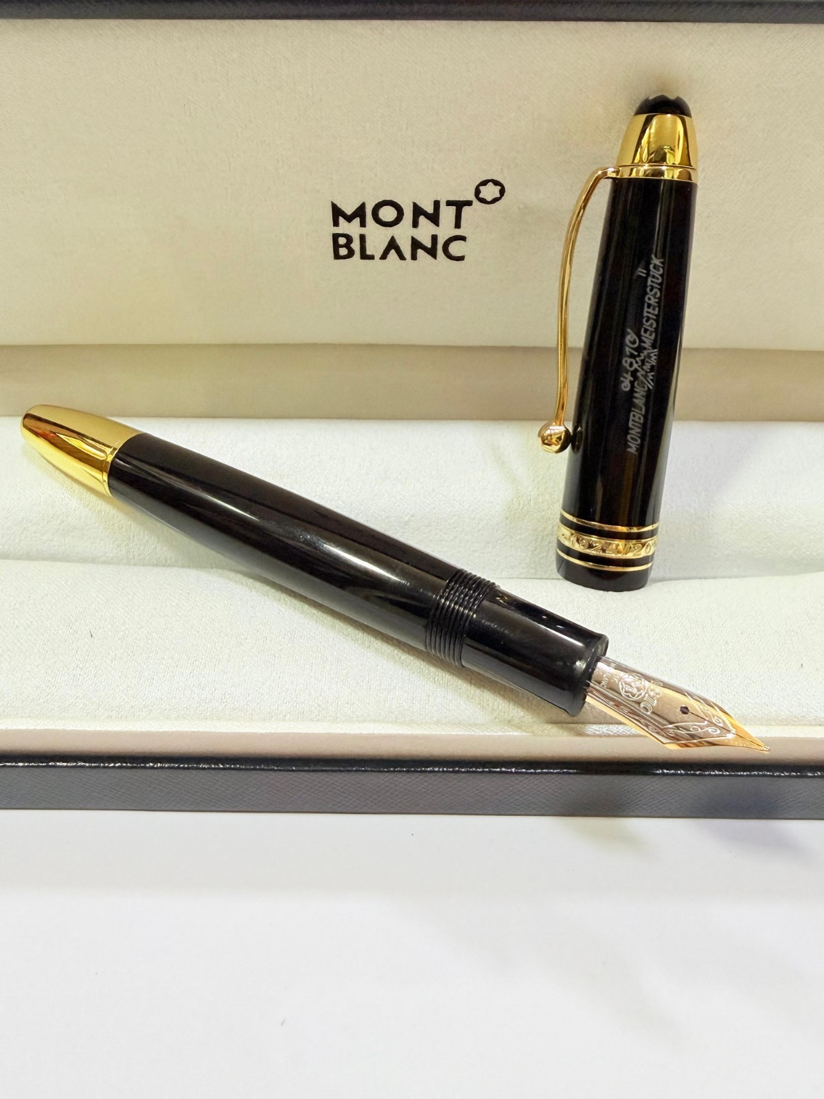Vintage Montblanc Meisterstuck 149 Jumbo Black Golden Fountain Pen - Golden Trim