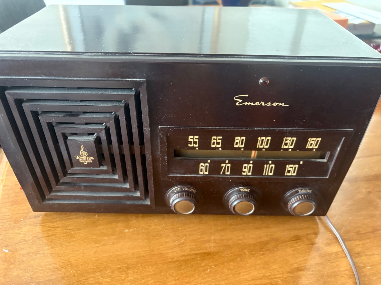 Vintage Emerson Art Deco Tube Radio Working 1940\'s-50\'s