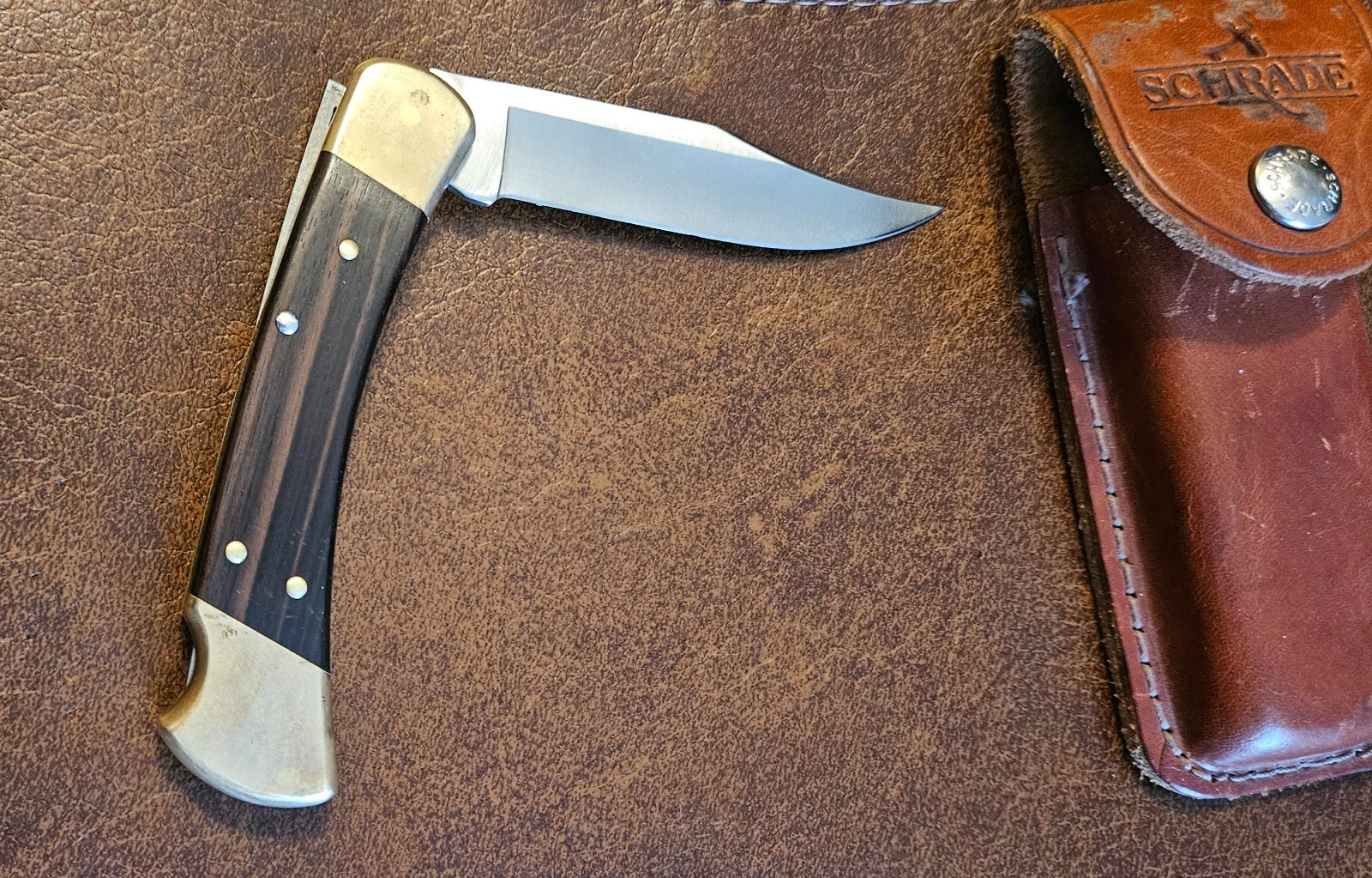 Vintage Buck 110 Folding Hunter Knife With Leather Case