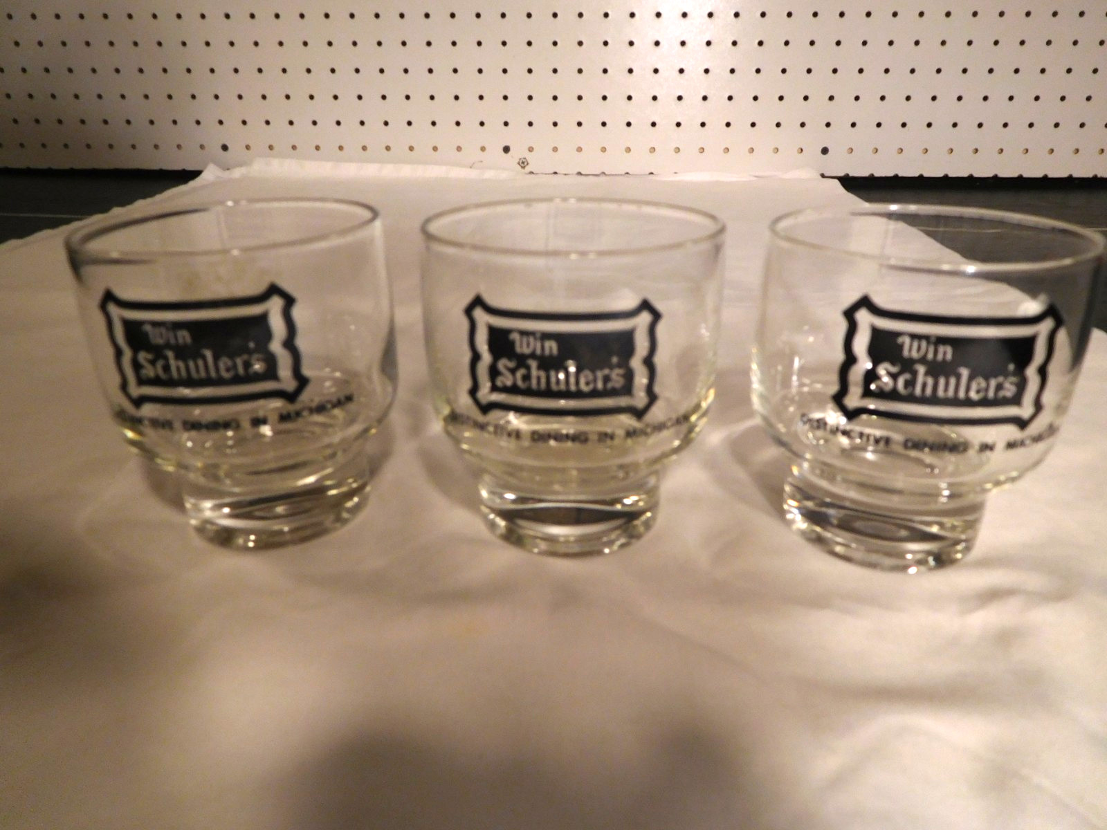 5 Rare Vintage Win Schuler\'s Distictive Dining in Michigan Glasses Stevensville