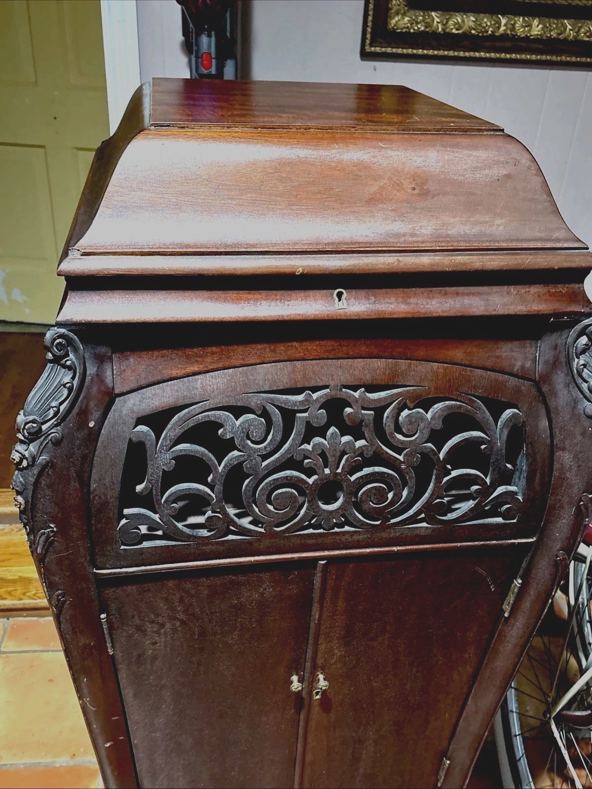 Vintage Sonora Invincible Phonograph Cabinet Only Nice