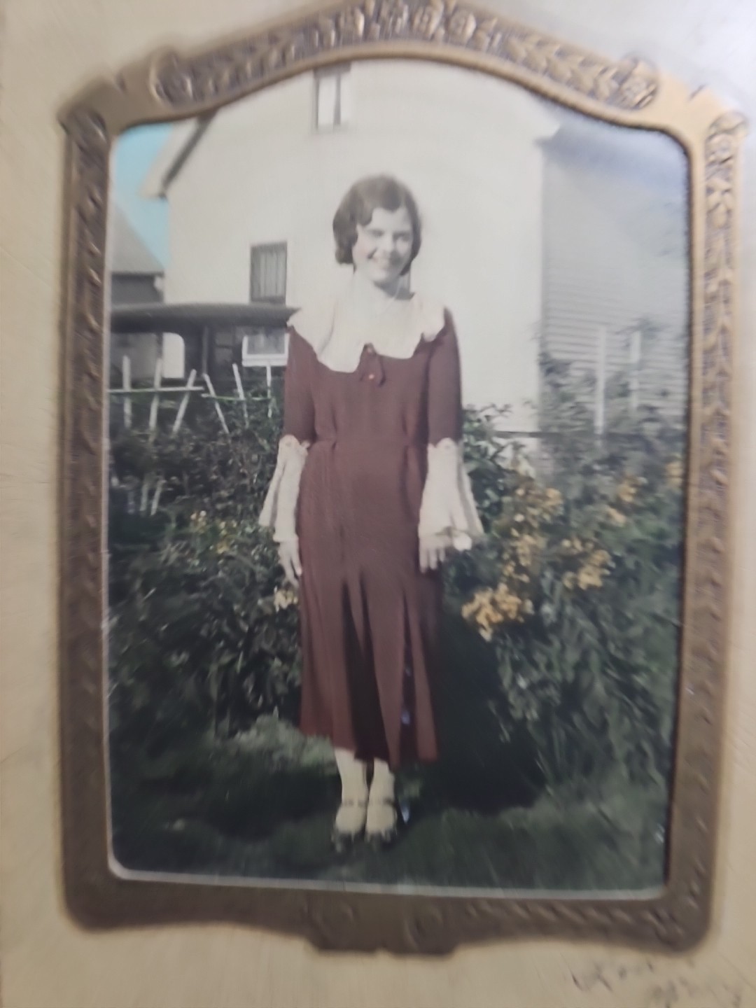 Vintage Hand-Tinted Portrait of Young Woman in Garden – Ornate Art Deco Vintage Hand-Tinted Portrait of Young Woman in Garden – Ornate Art Deco