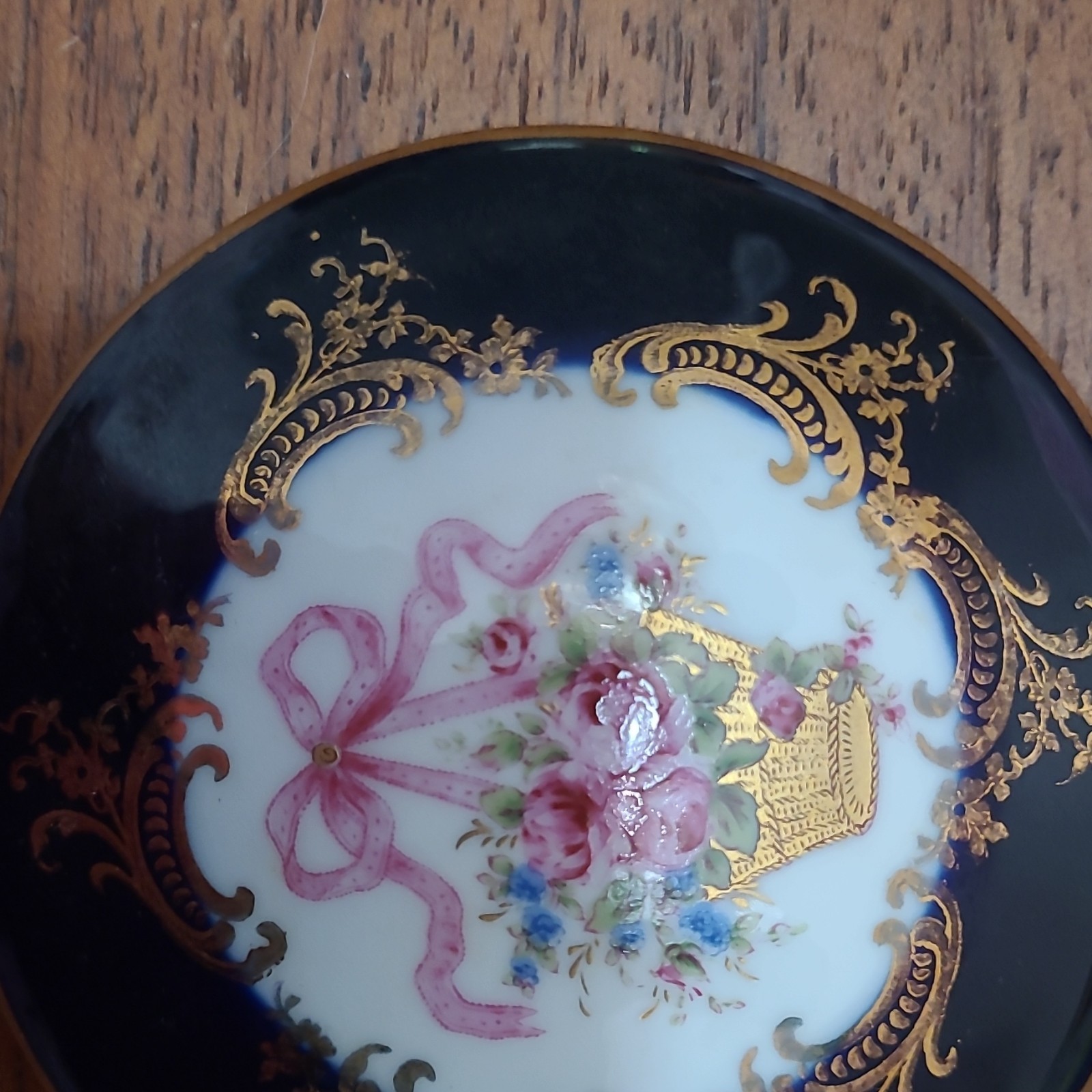 Limoges Castel France 22K Gold Trinket Box Lid Black Floral Ribbon Design