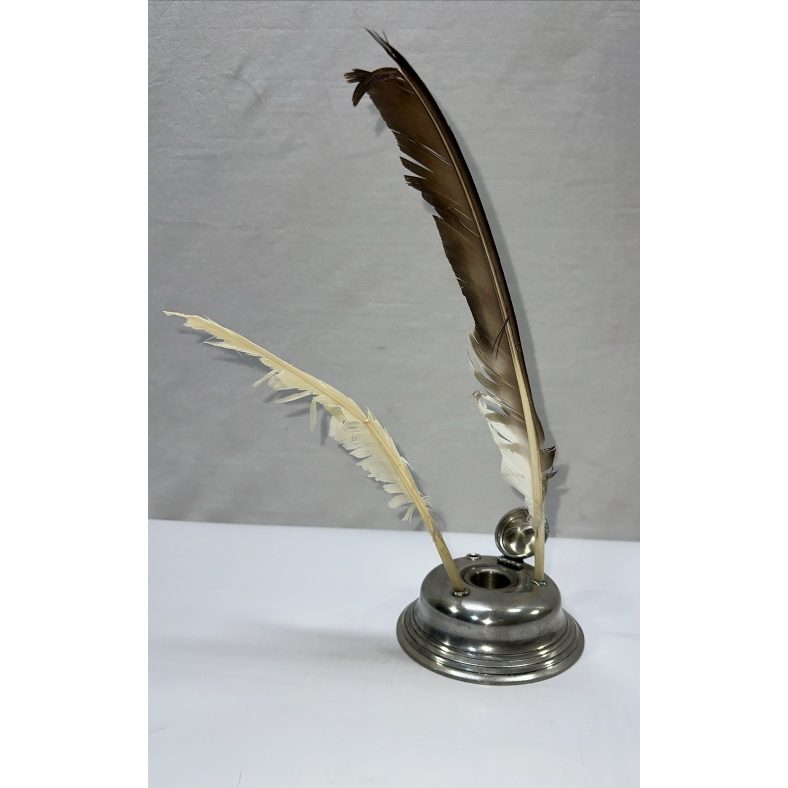 Vintage Stieff Pewter Inkwell Williamsburg With Feathers Vintage Stieff Pewter Inkwell Williamsburg With Feathers