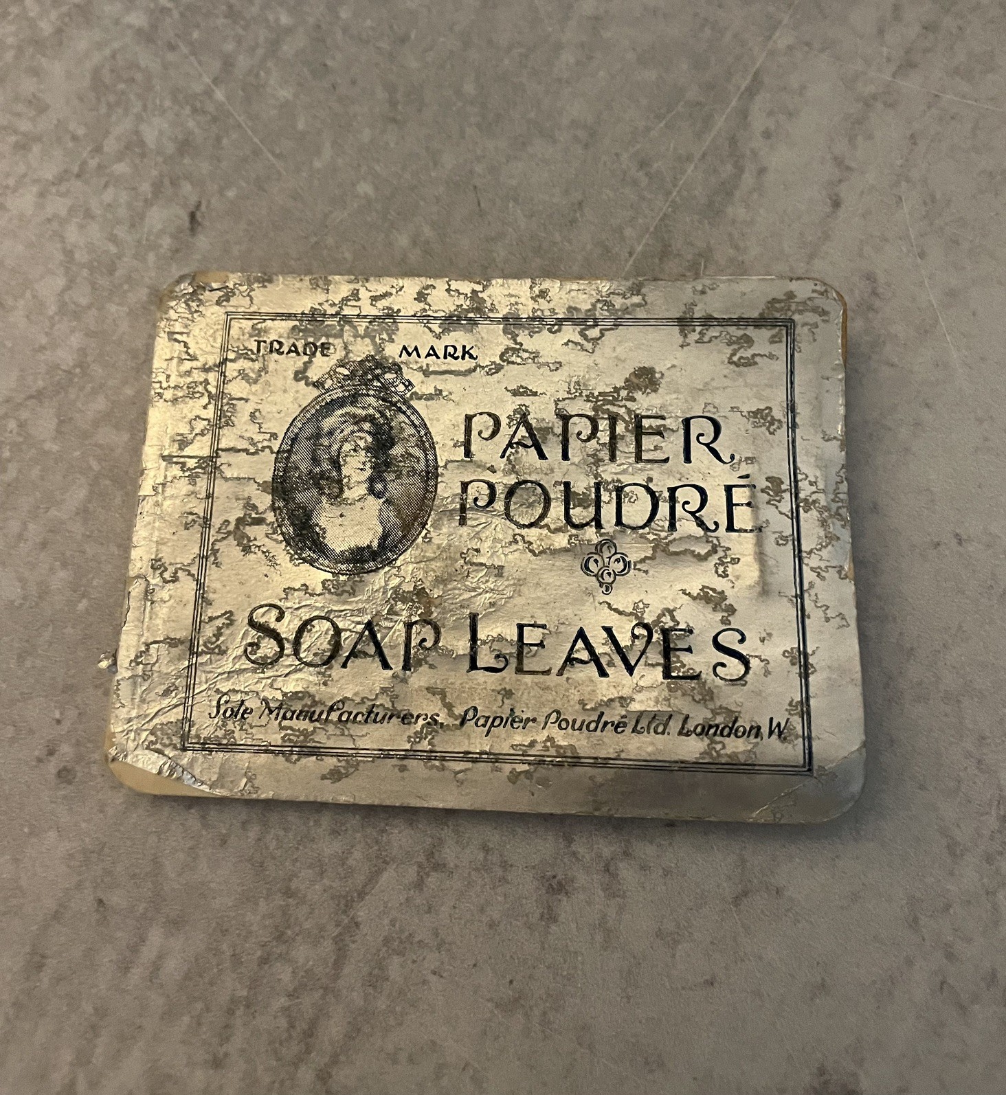 Vintage Papier Poudre Soap Leaves Paper Sheets antique vanity boudoir 