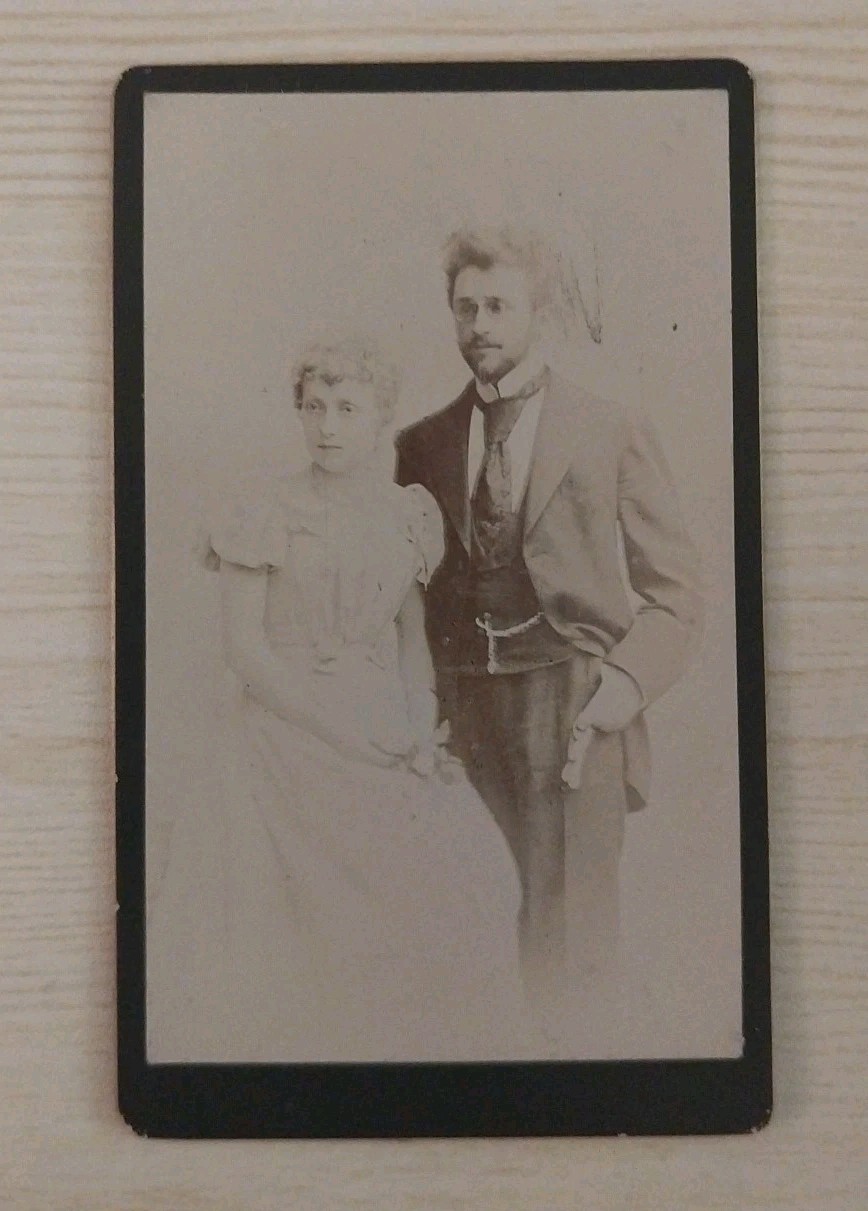 1860-70s Couple CDV Photo Rare ~ Antique ~ On Black Card Beveled With Gold Edges 1860-70s Couple CDV Photo Rare ~ Antique ~ On Black Card Beveled With Gold Edges