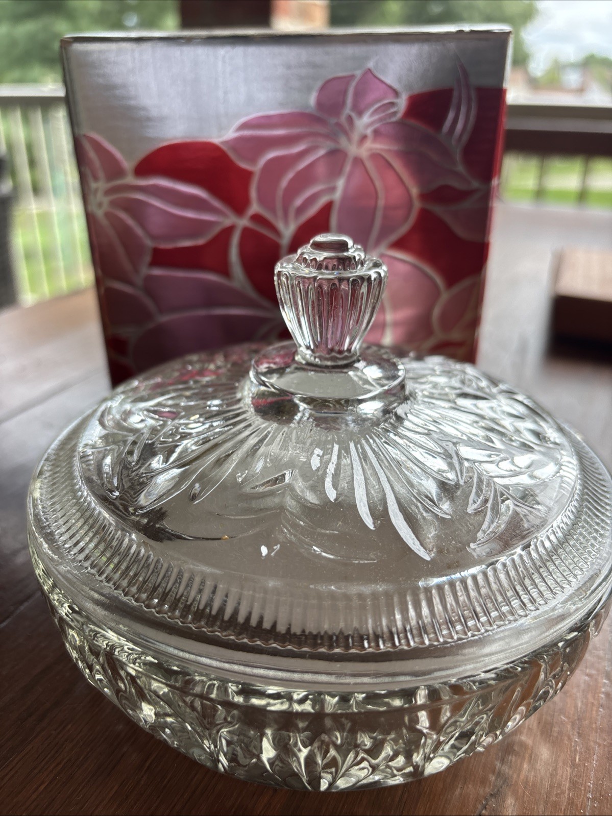 Vintage Avon Beauty Dust Crystalique Container Powder Vanity Candy Nut Bowl NOS