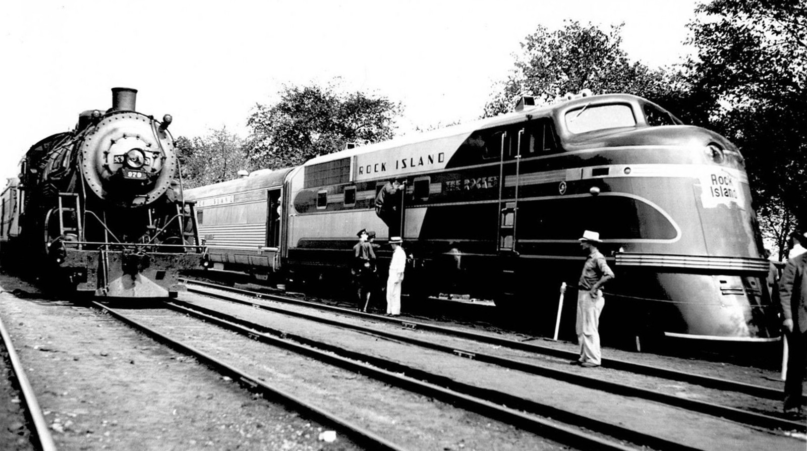 Rock Island CRIP EMD TA 601 and 4-6-2 979 Sept 3 1937 5 x 7 Photo