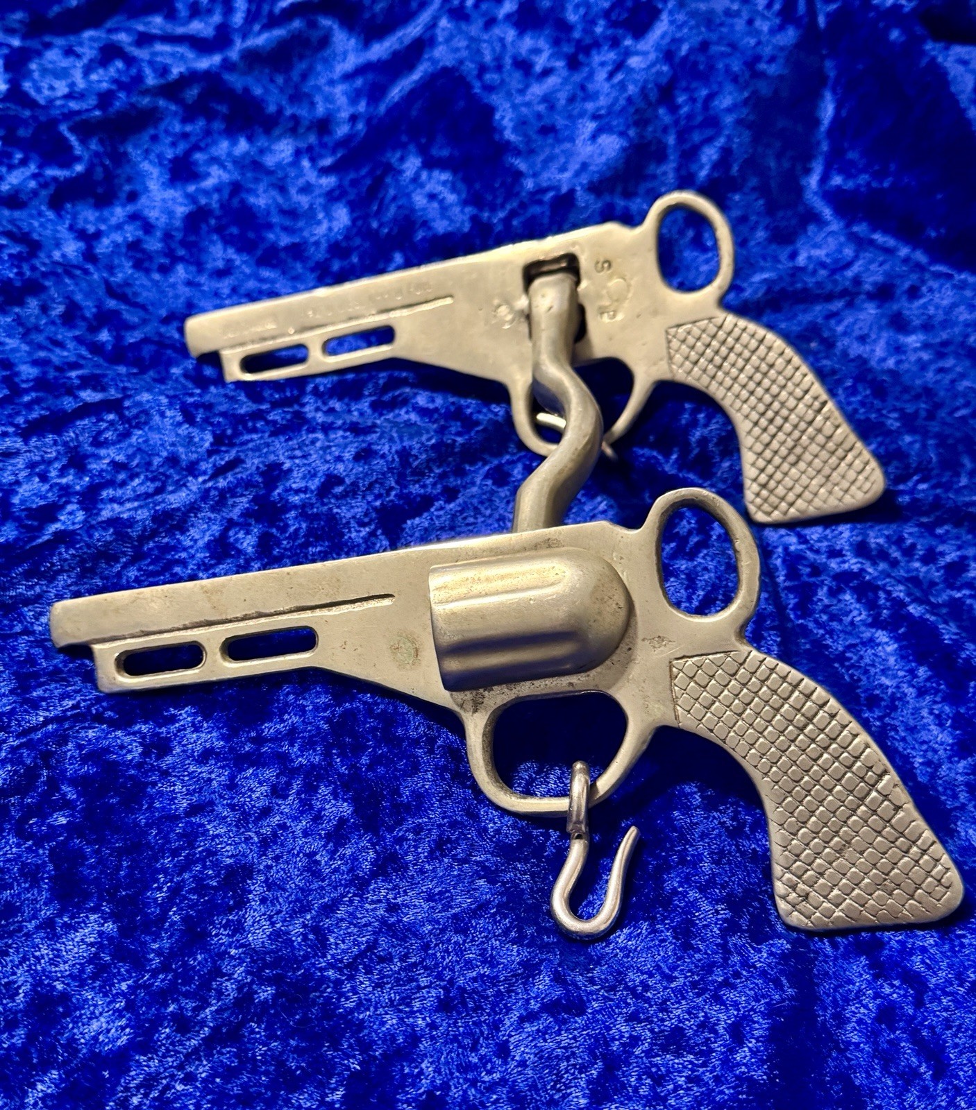Vintage Western Revolver Pistol Horse Curb Bit   Made In England    Nickel Alloy