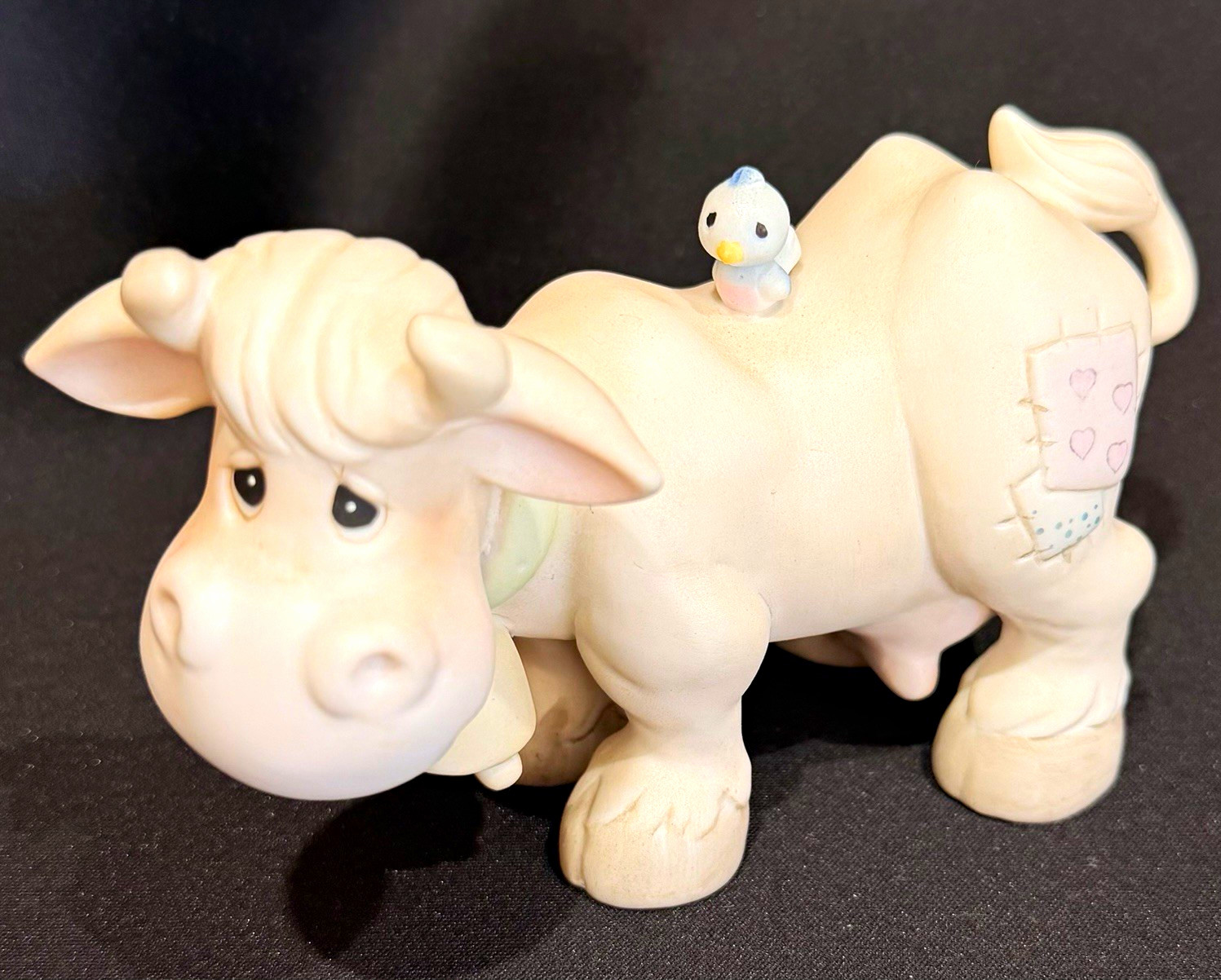 Vintage 1980 Jonathan & David Enesco Cow Blue Bird Figurine E-5638 Vintage 1980 Jonathan & David Enesco Cow Blue Bird Figurine E-5638