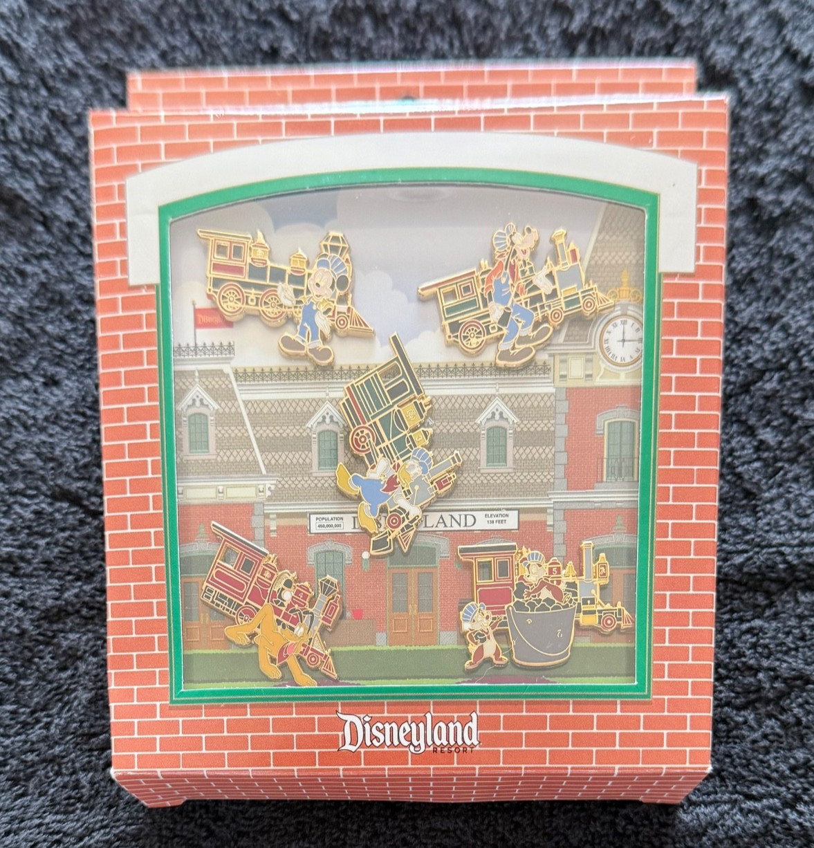 2008 Disneyland Railroad Train 5 Pin Set Mickey Donald Pluto Goofy Chip Dale NIB