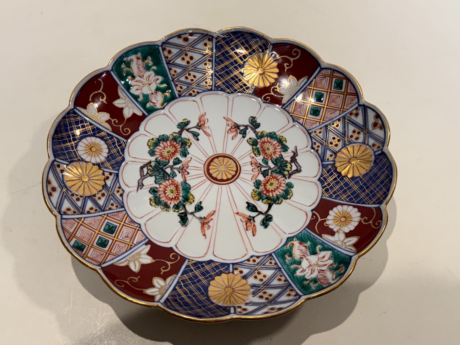 Vintage Japanese Kintsugi Daishoji Imari Chrysanthemum Plate, 9 3/4
