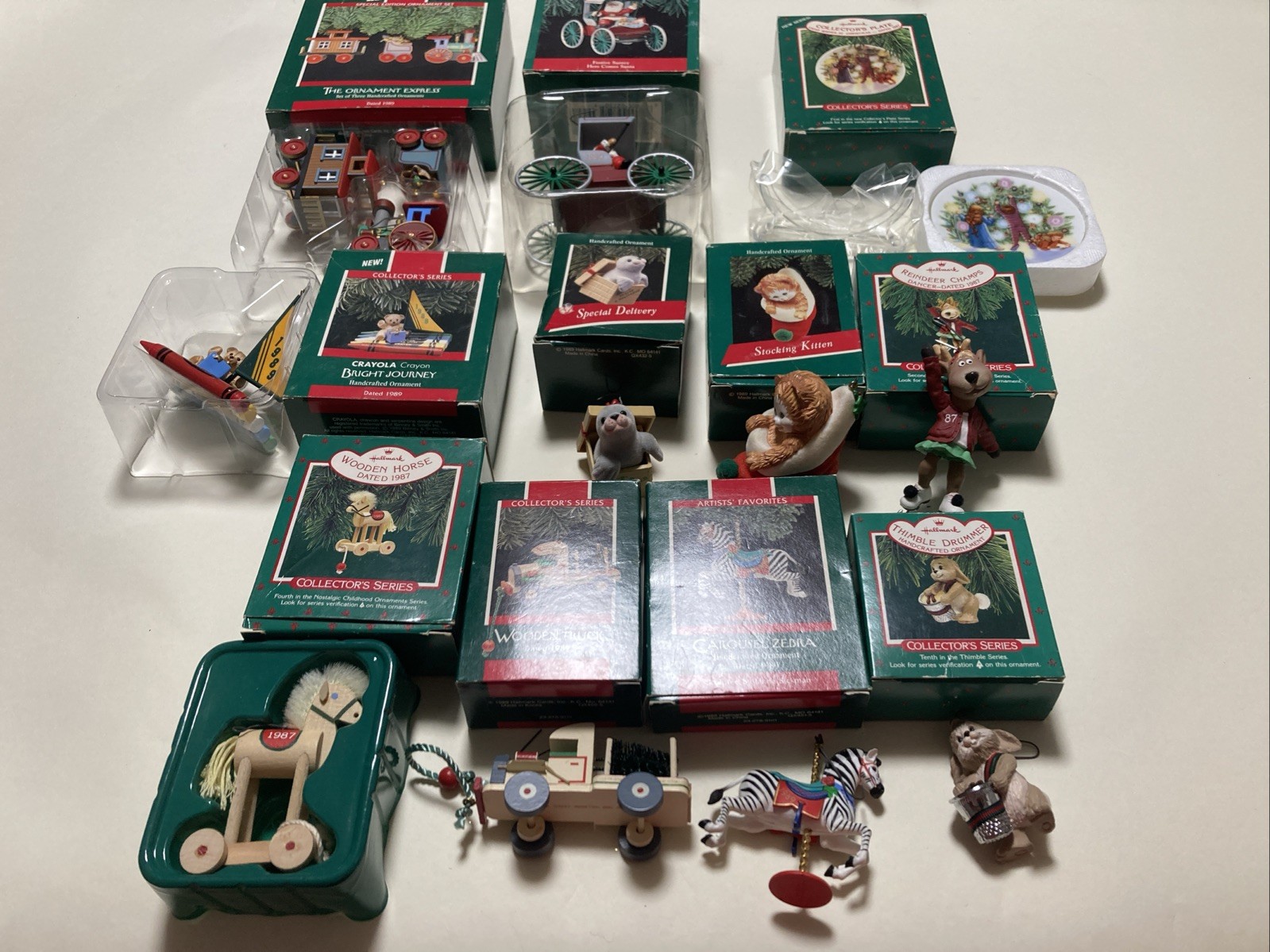 Vtg. 1989 HALLMARK KEEPSAKE Assorted Vintage Holiday Christmas Ornaments 11 pc