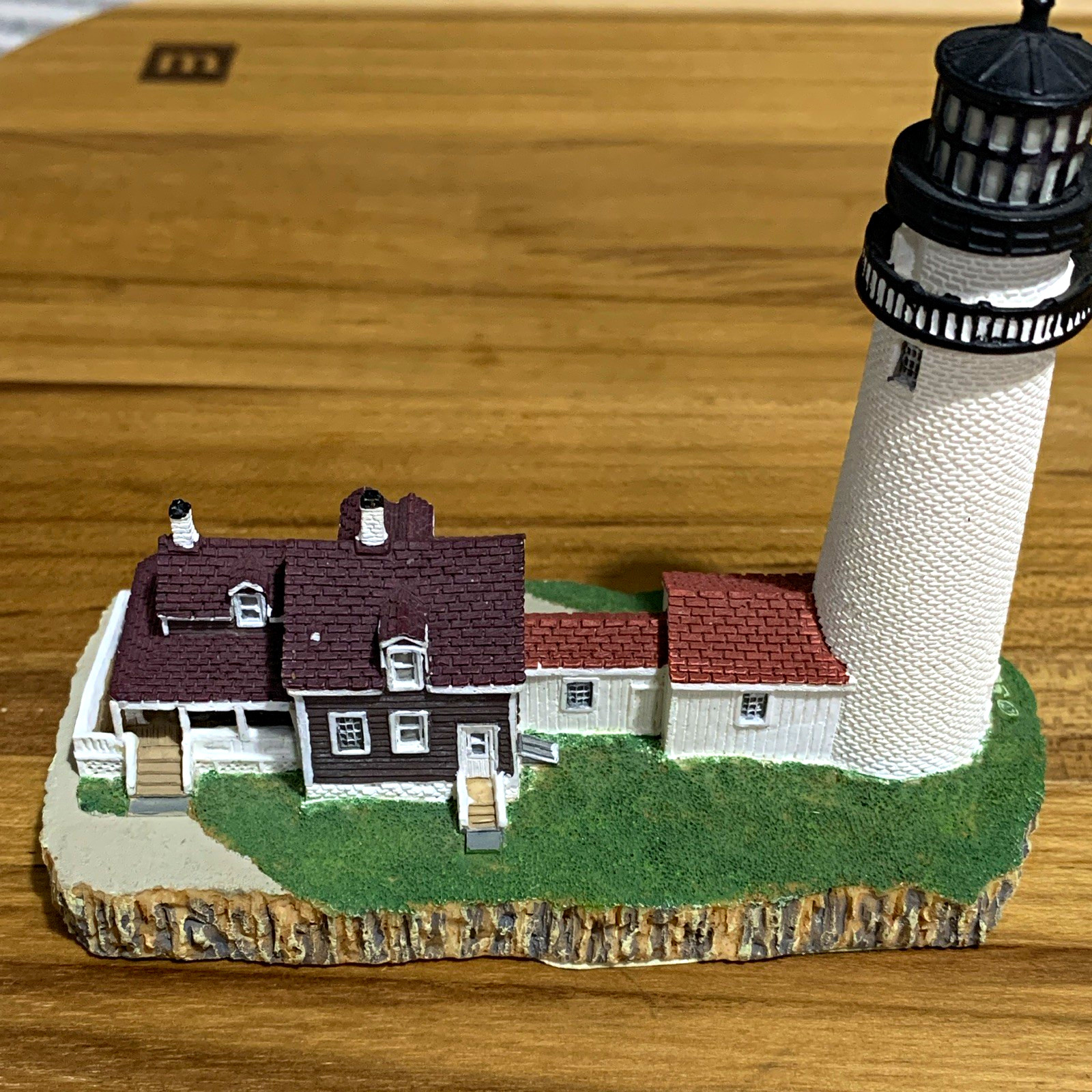 Scaasis Originals Cape Cod MA Lighthouse Painted Resin Handcrafted
