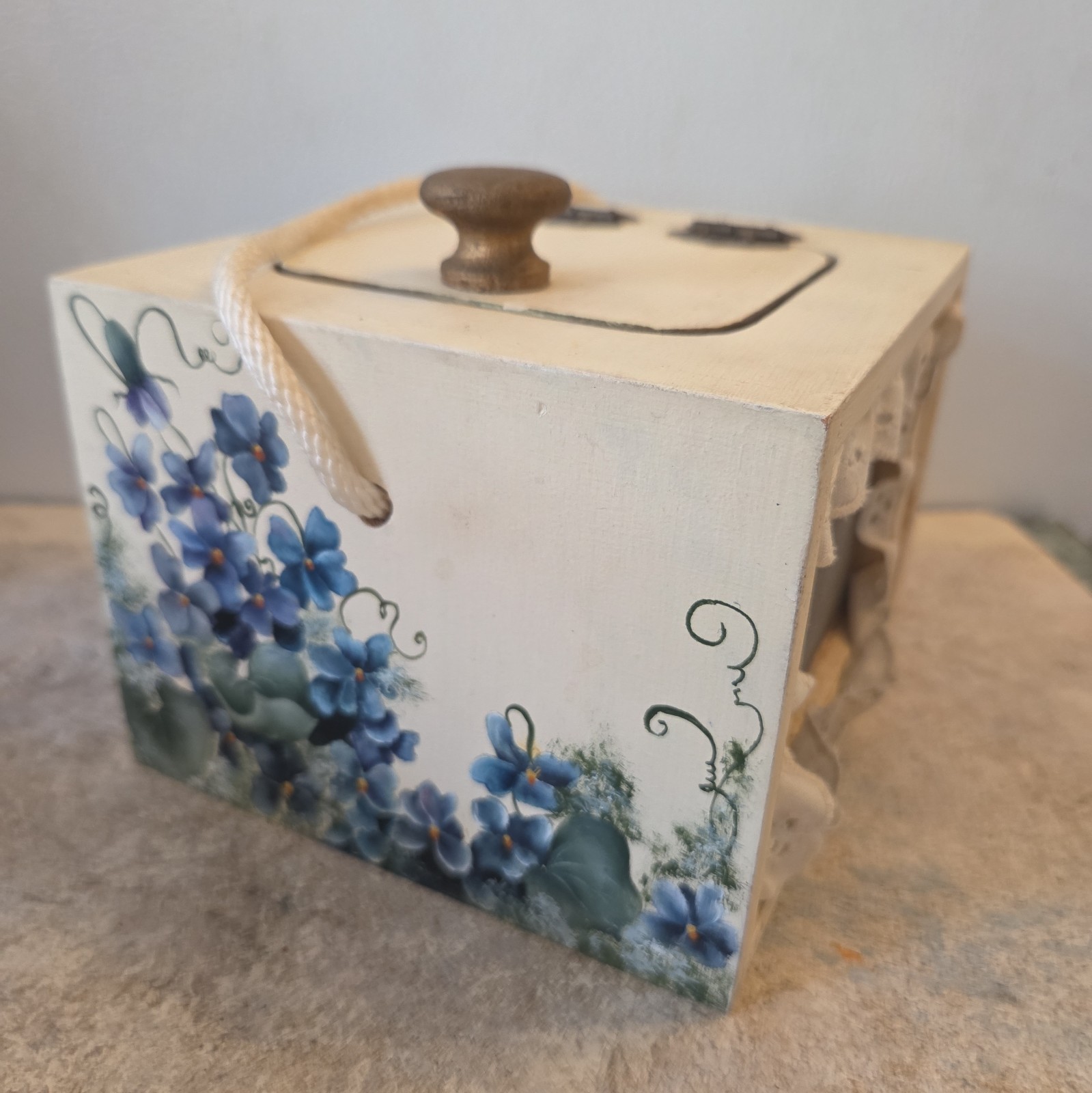 Violet PotPouri Box 1983 Vintage Hand-Painted Wood Cottagecore Keepsake Violet PotPouri Box 1983 Vintage Hand-Painted Wood Cottagecore Keepsake