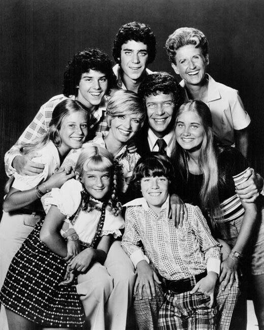The Brady Bunch Reed Henderson & Brady kids pose for family portrait 8x10 photo The Brady Bunch Reed Henderson & Brady kids pose for family portrait 8x10 photo
