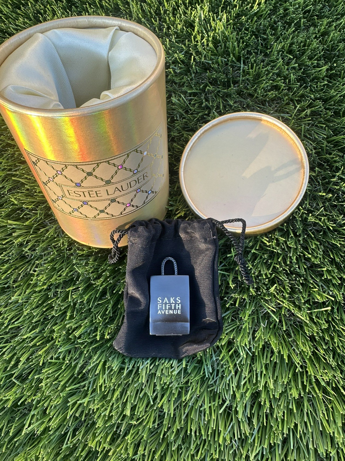 ⭐️Estee Lauder Saks Fifth Avenue Shopping Bag Perfume Solid⭐️ ⭐️Estee Lauder Saks Fifth Avenue Shopping Bag Perfume Solid⭐️